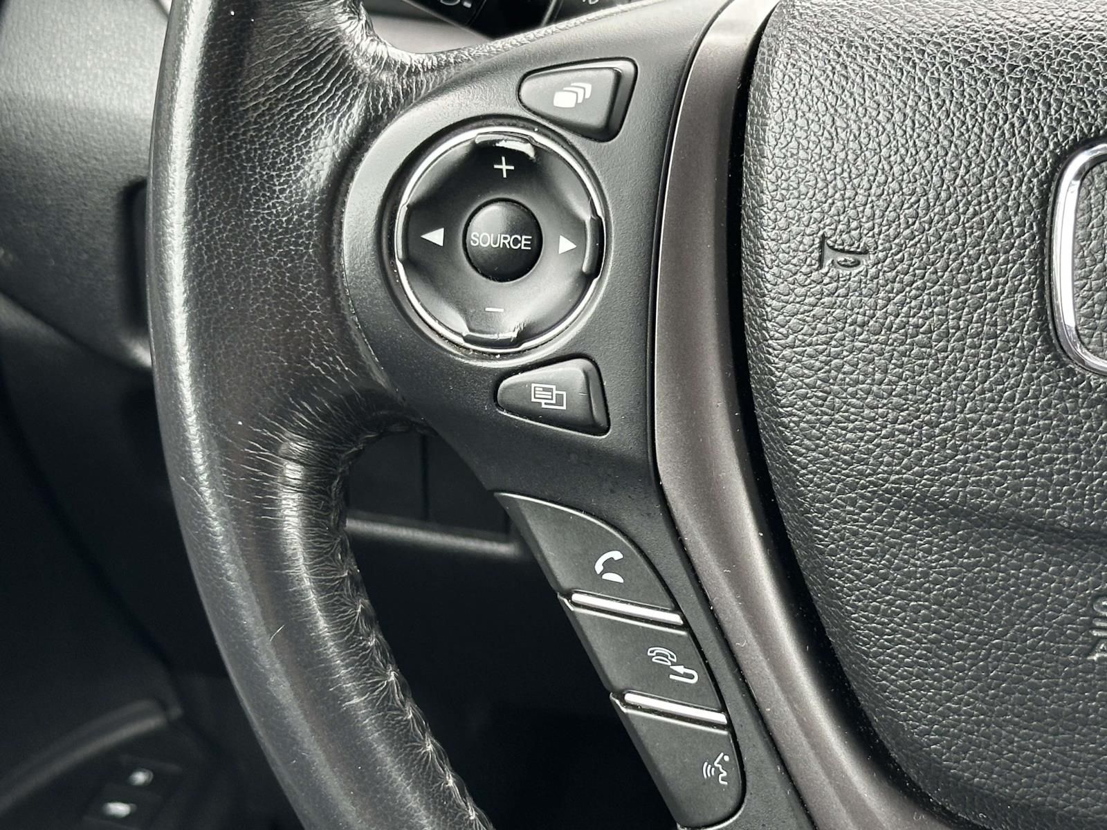 Used 2017  Honda EX-L image 30