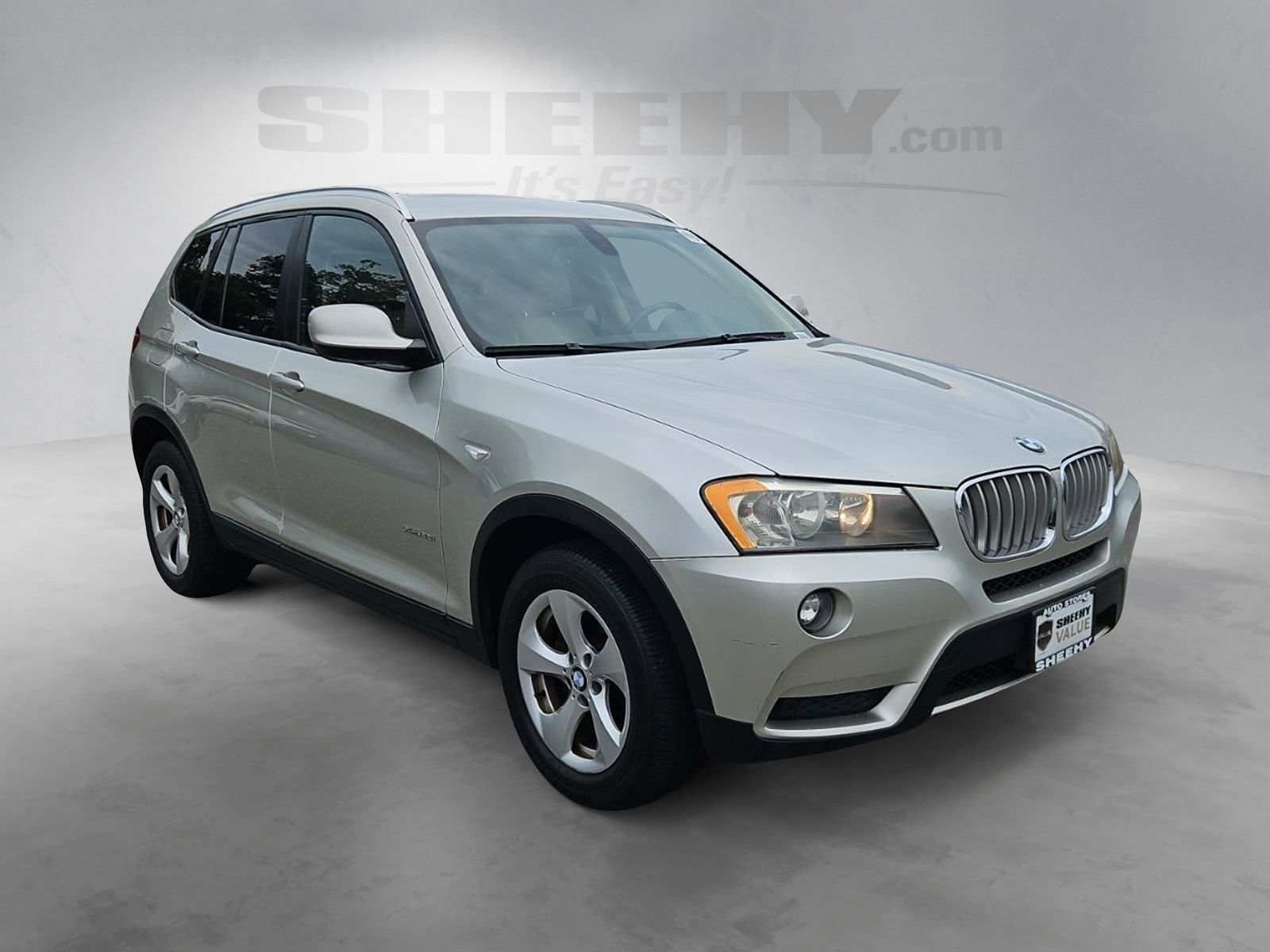 Used 2011 Silver BMW xDrive28i image 2