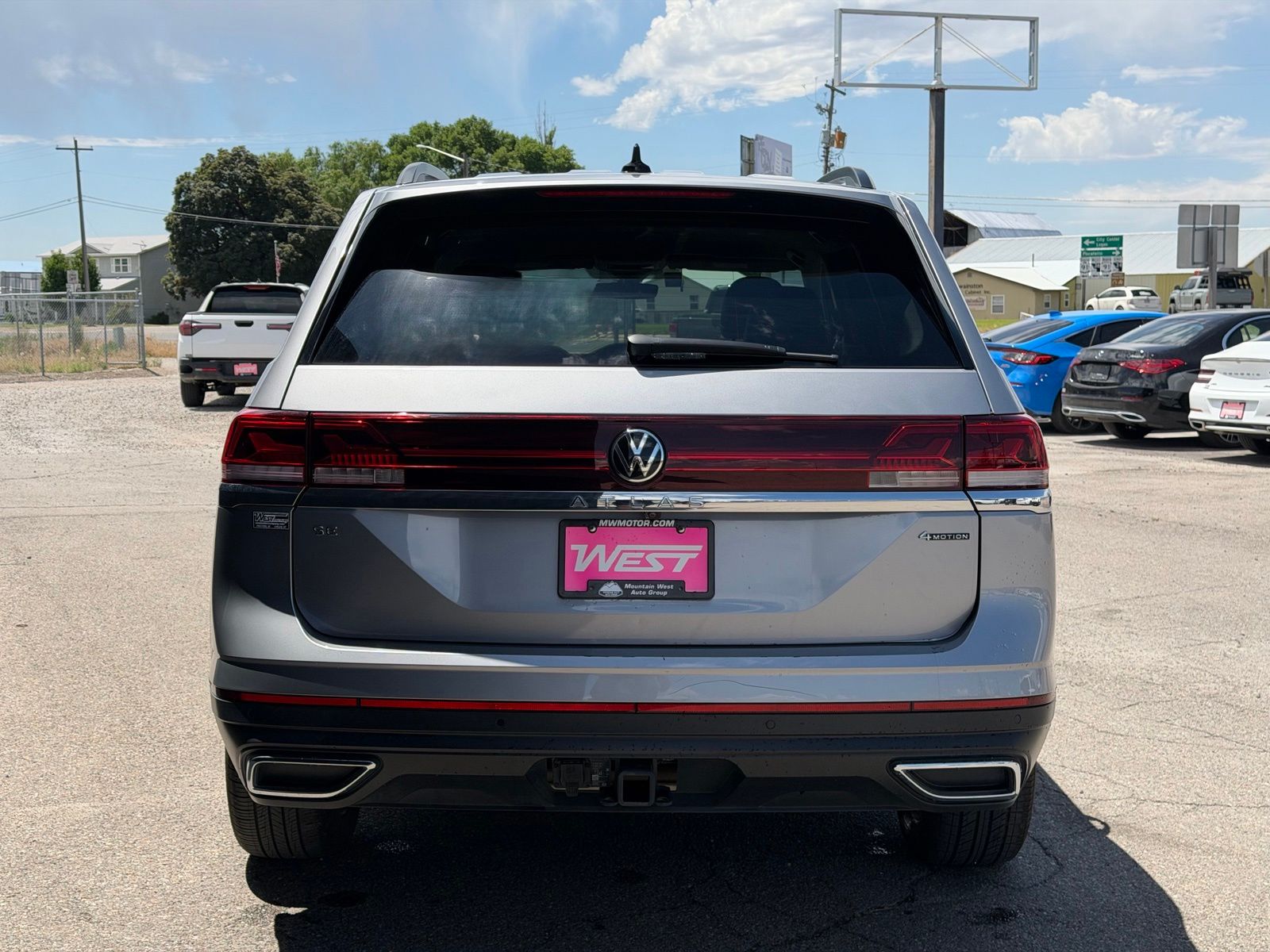 View vehicle photo 4