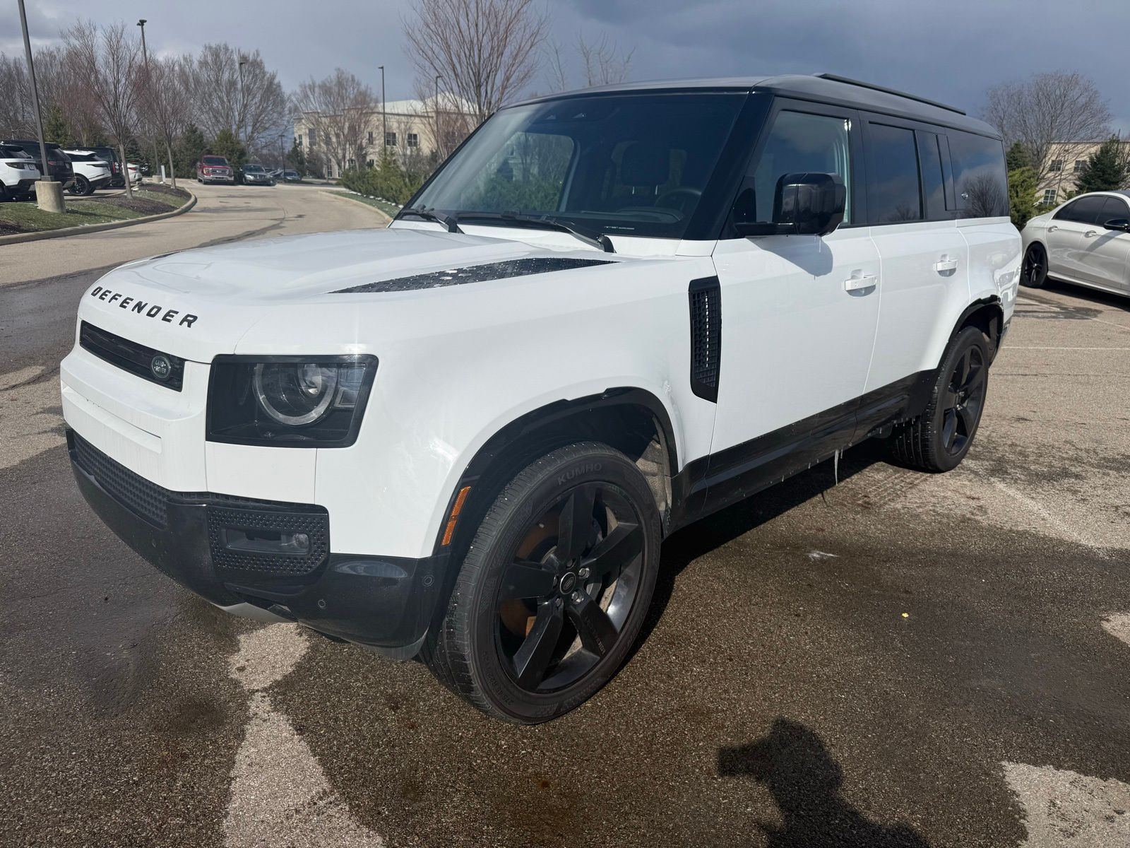 2024 Land Rover Defender 130 P400 X-Dynamic SE AWD