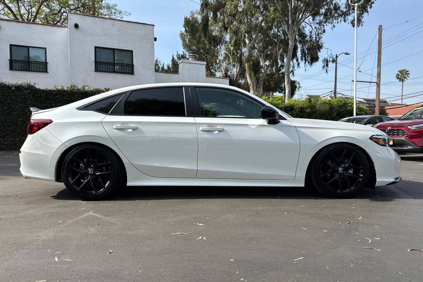 View vehicle photo 3