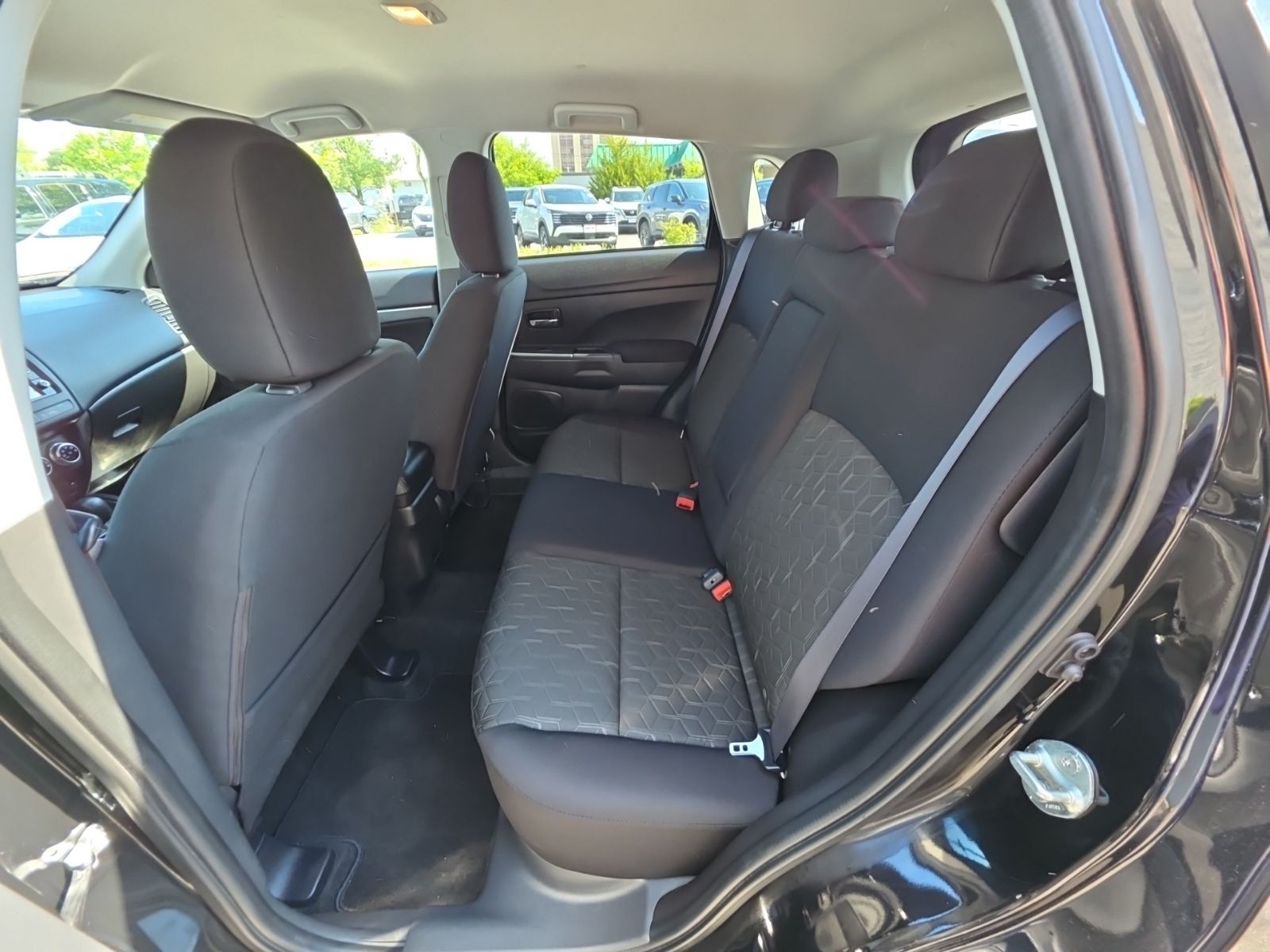 Used 2024  Mitsubishi 2.0 ES image 6