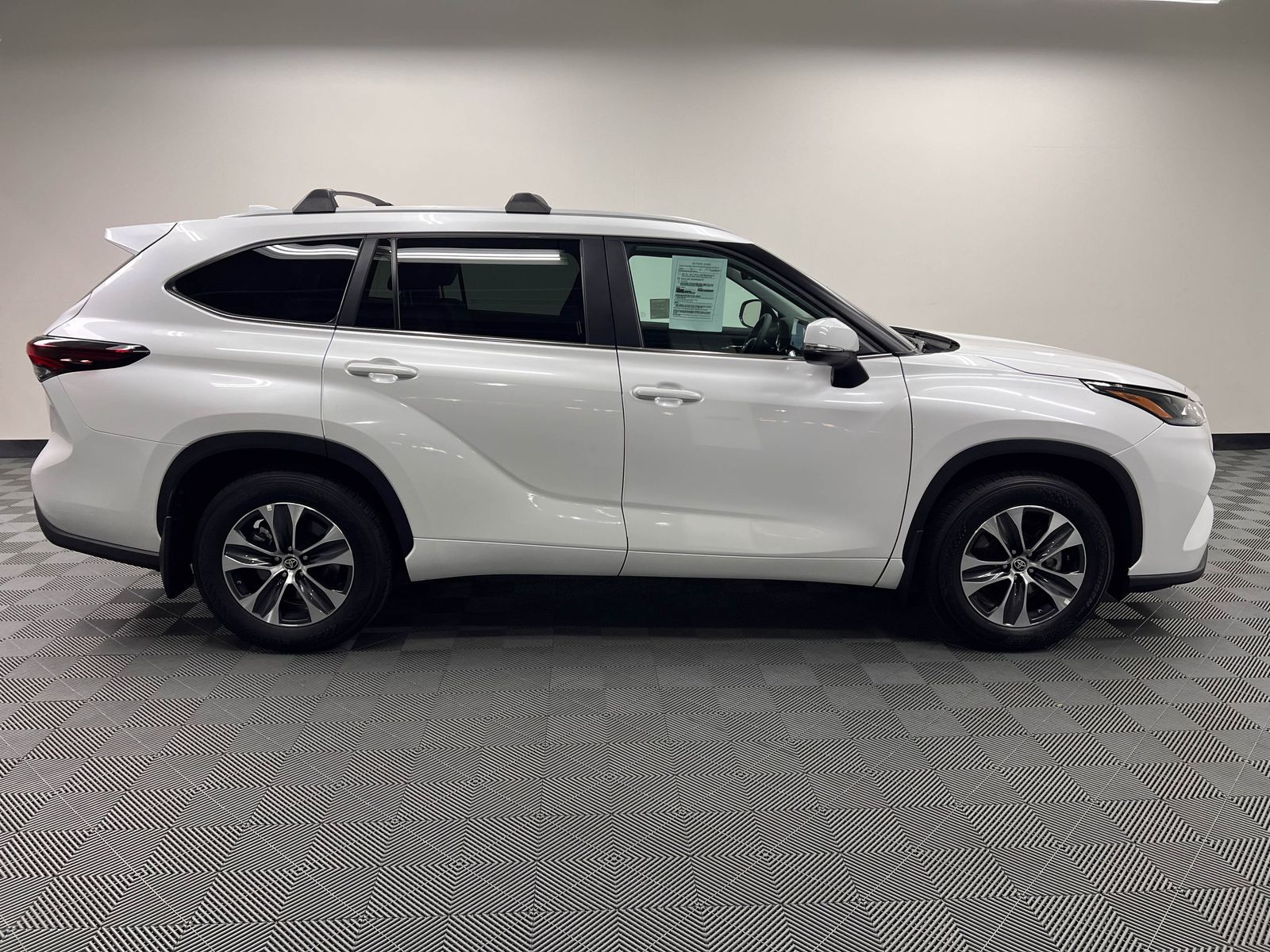 used 2024 Toyota Highlander car, priced at $38,996
