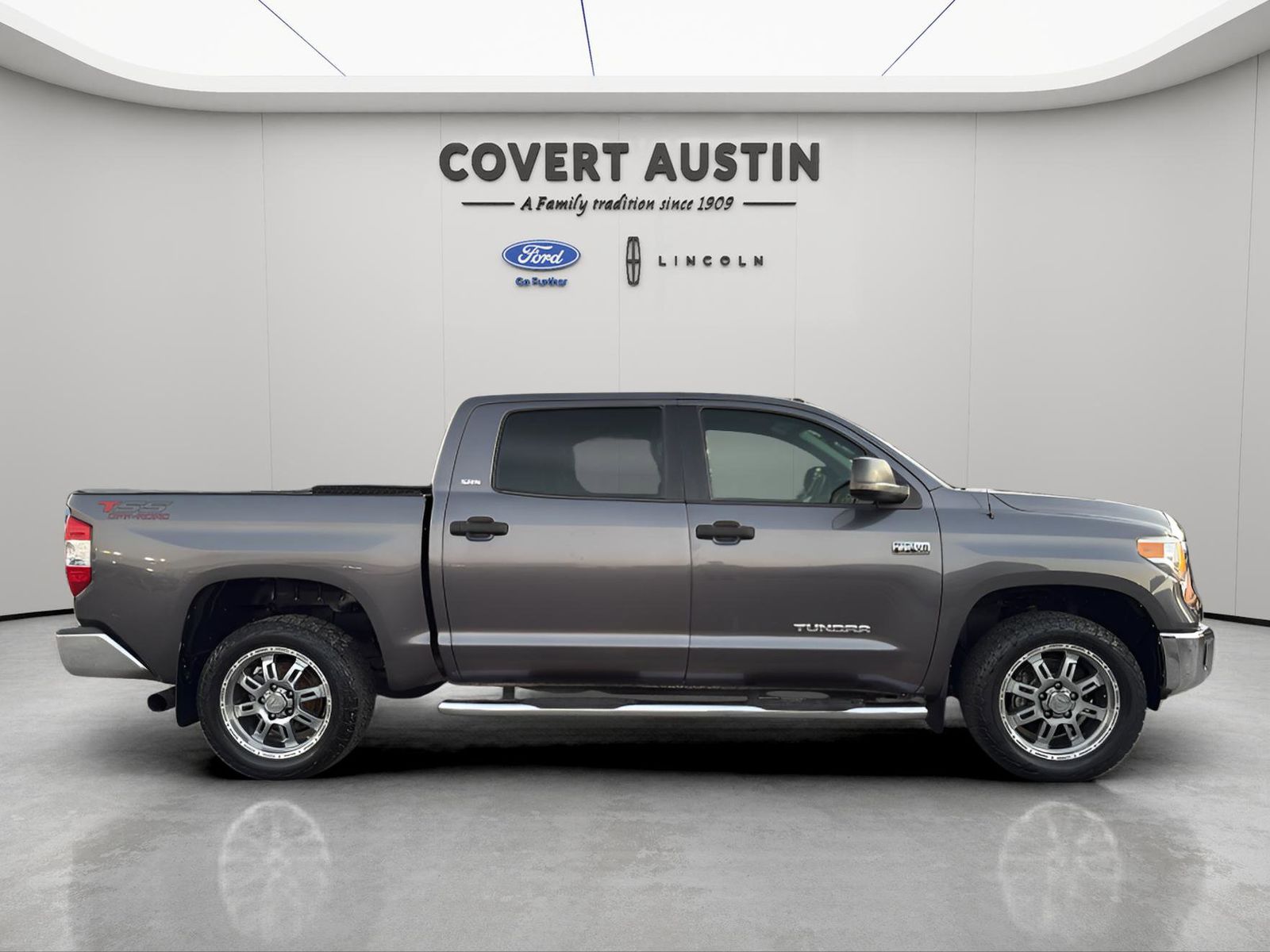 Used Car 2017 Toyota Tundra  Sr5 For Sale Under $30,000 In Austin, Texas