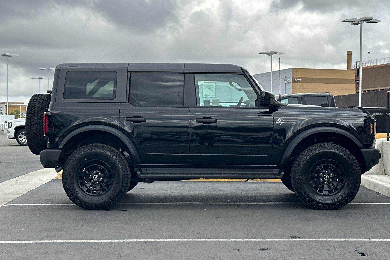 View vehicle photo 2