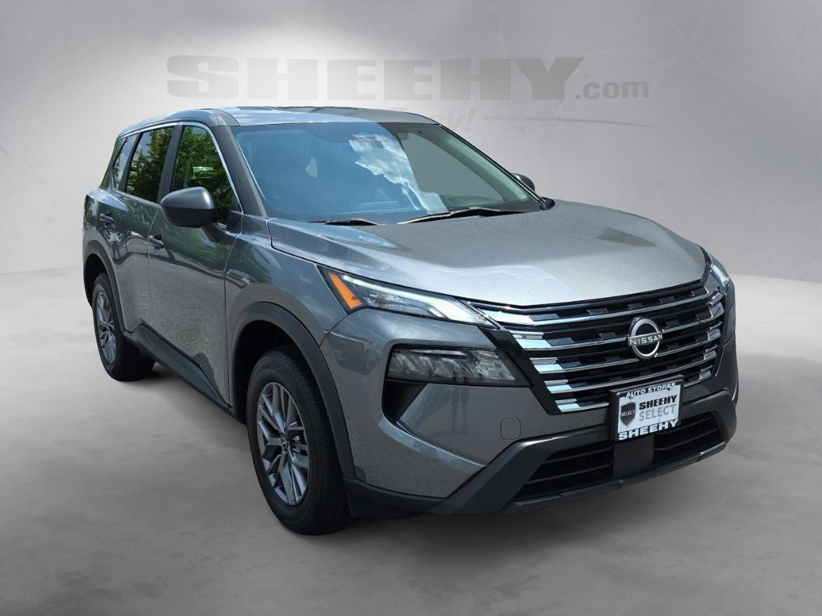 Used 2024 Gray Nissan S image 2