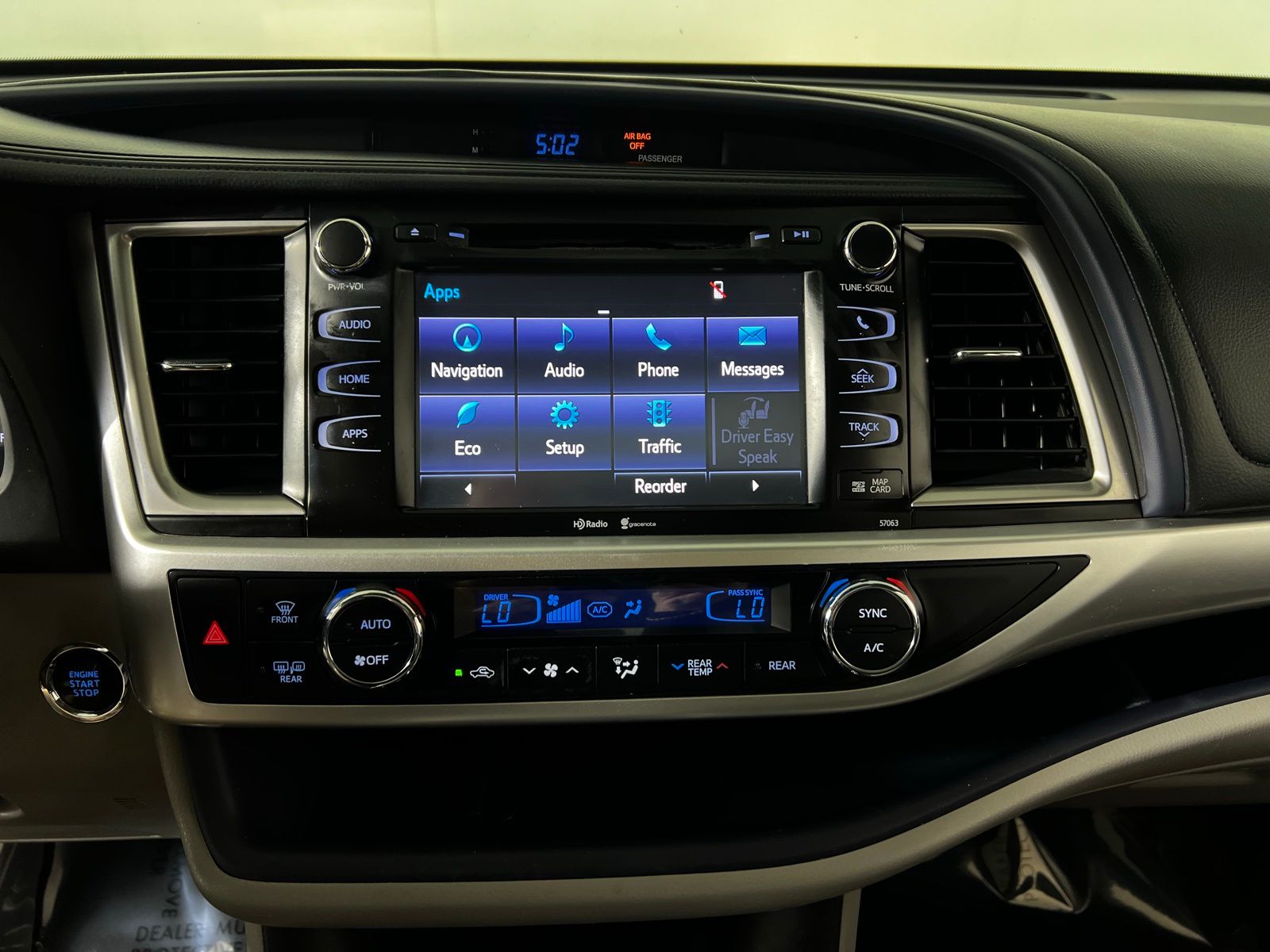 Thumbnail: 2015 Toyota Highlander - 18