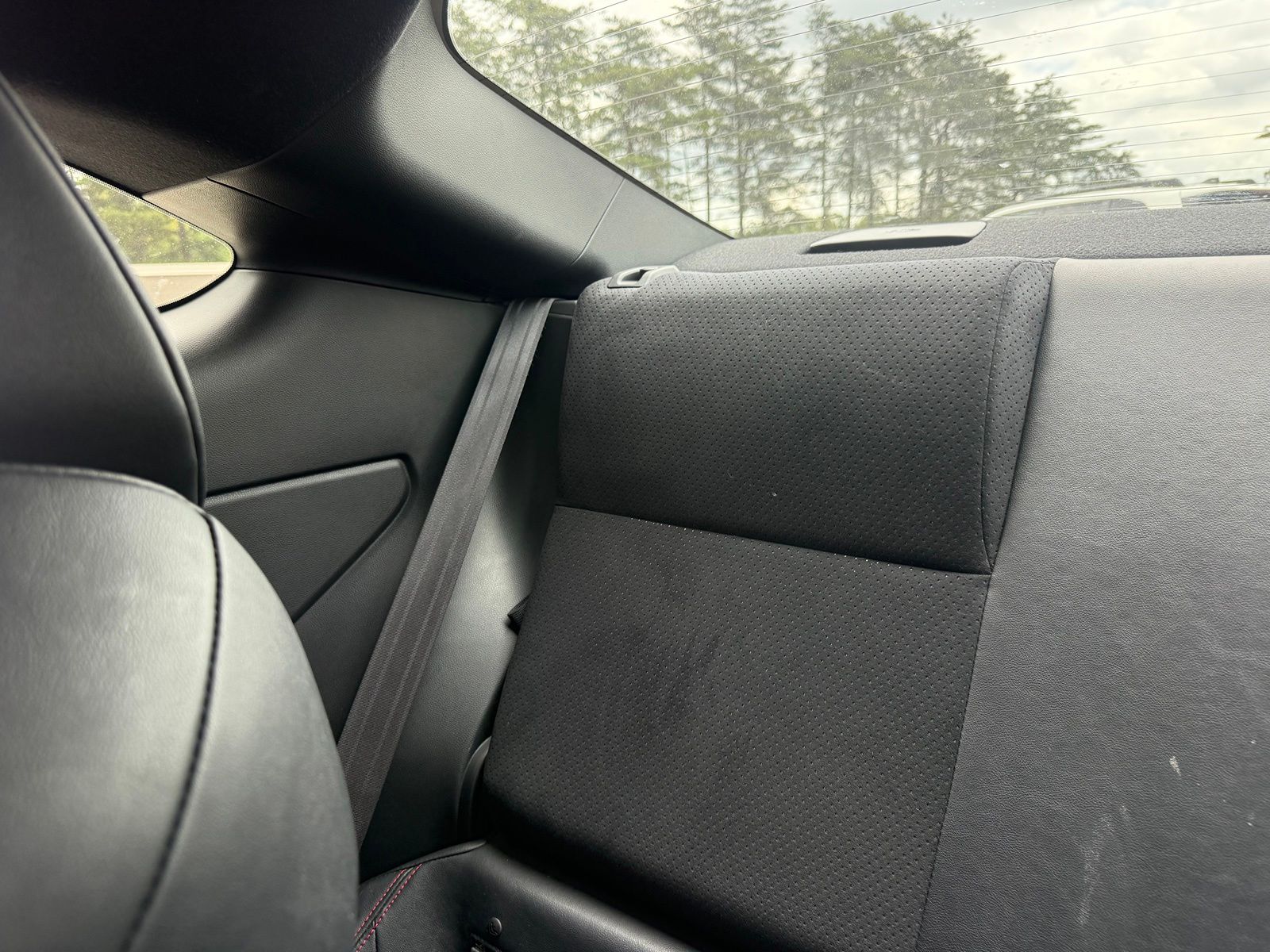 Used 2022 Silver Subaru Limited image 27