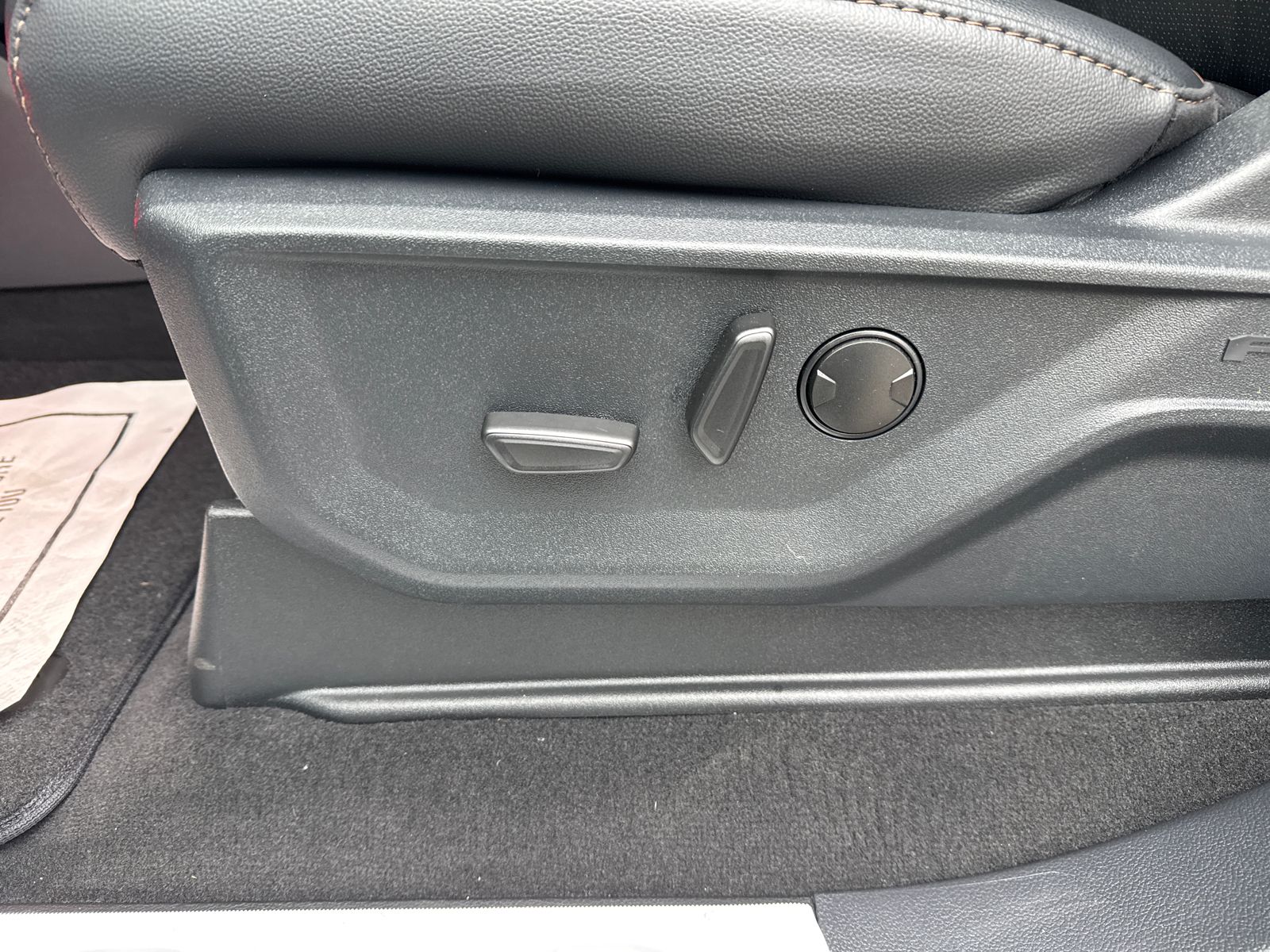 New 2026 Agate Black Metallic Ford F-250® Lariat® image 11