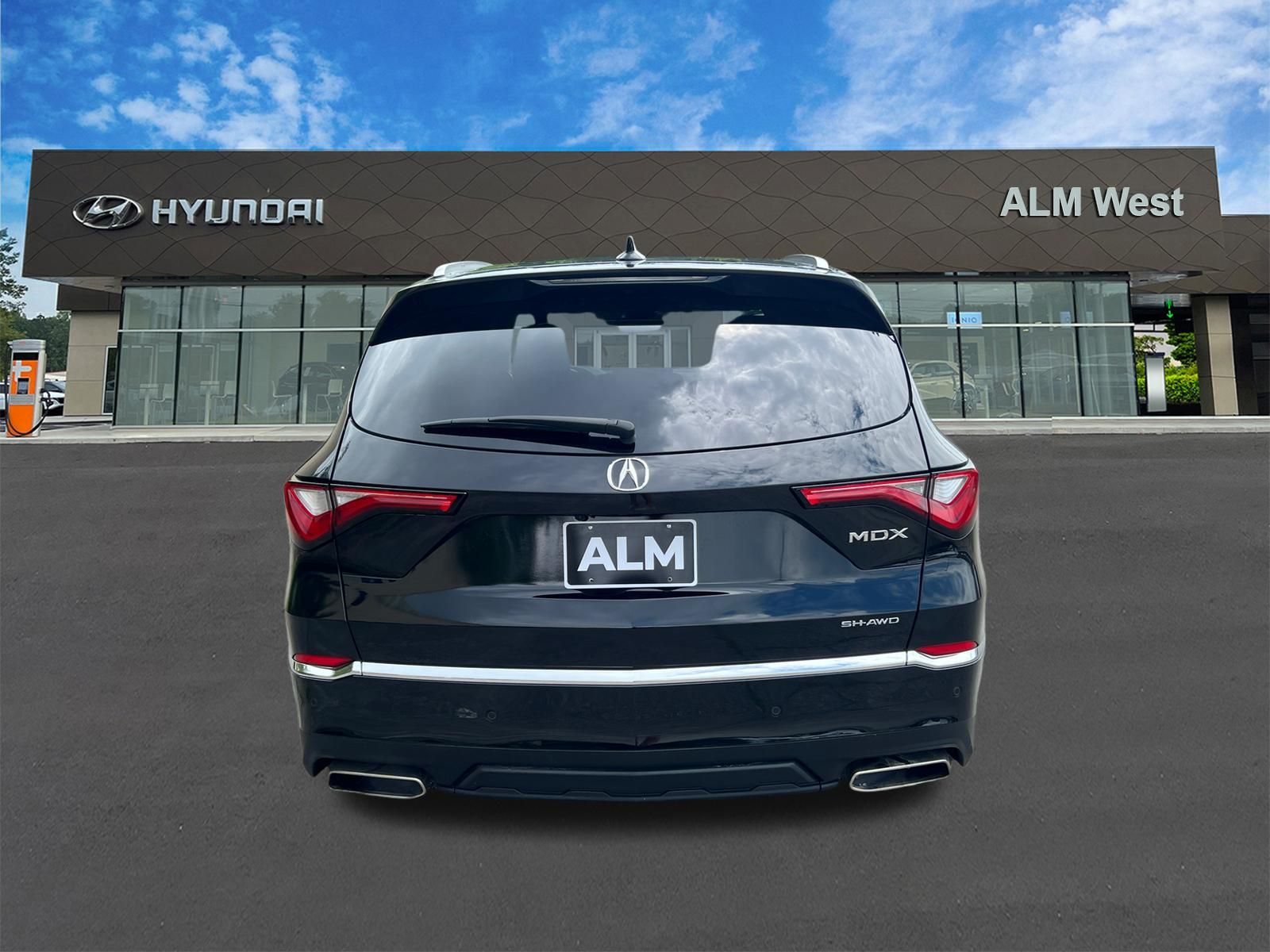 Used 2024 Majestic Black Pearl Acura Advance image 6