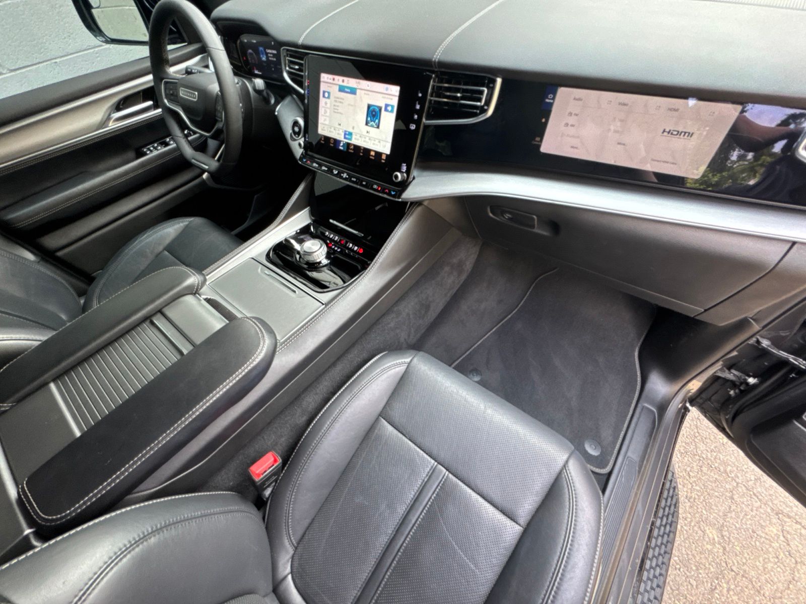 Used 2023 Metallic Jeep Series II image 38