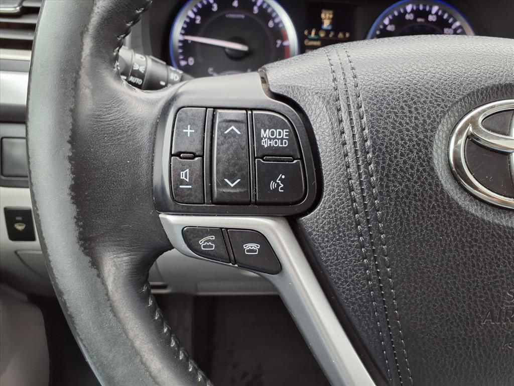 2015 Toyota Highlander XLE V6 Gray at Gullo Toyota