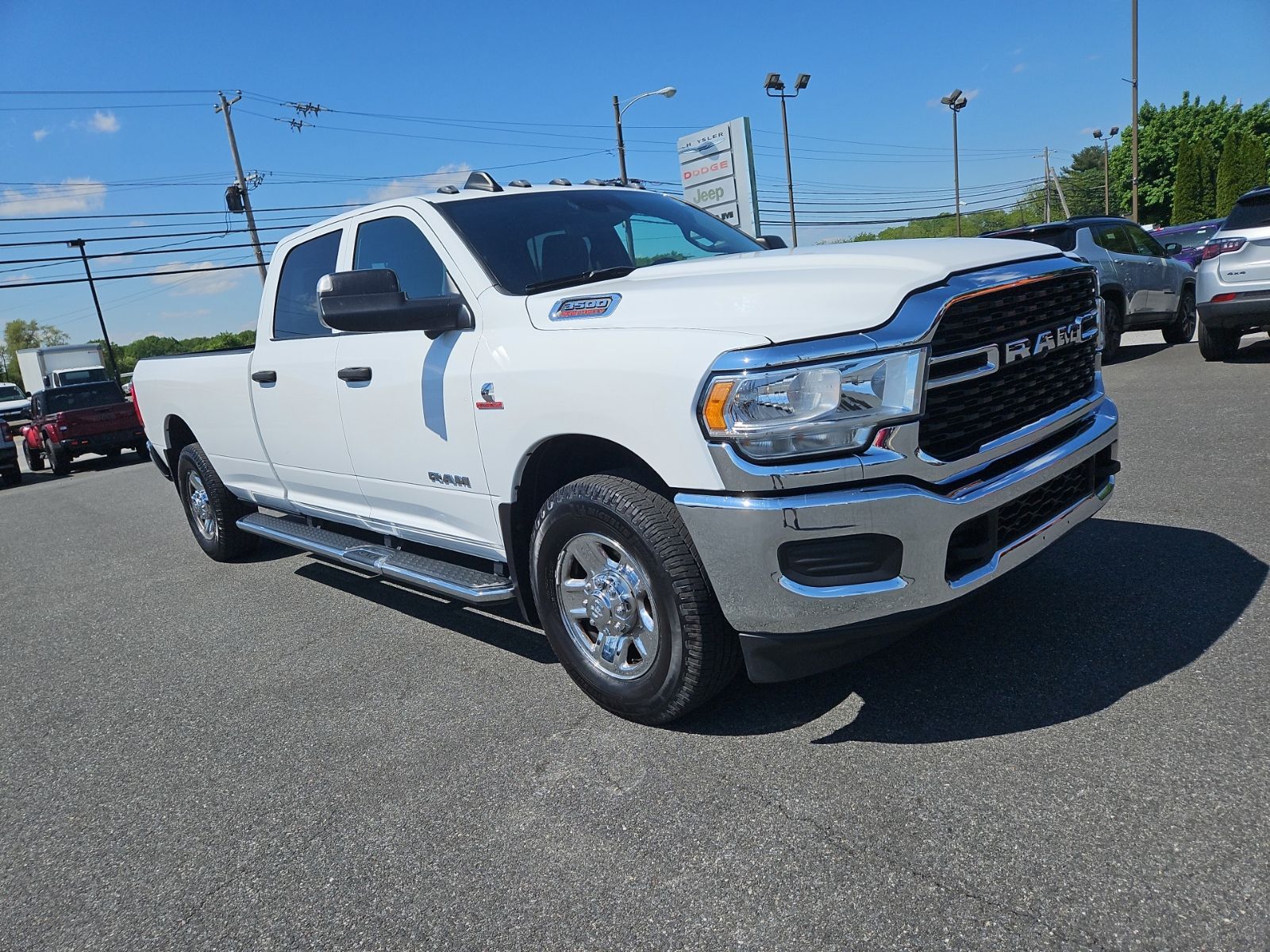 View vehicle photo 3