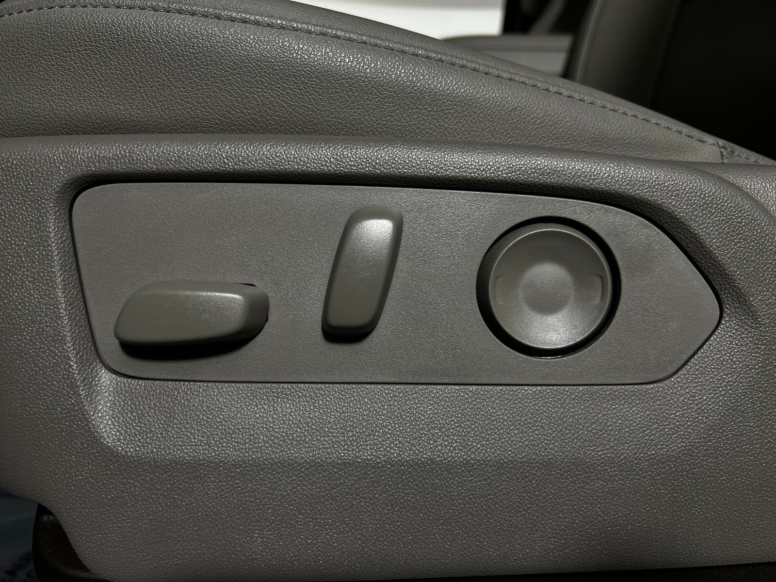 Thumbnail: 2023 Chevrolet Silverado 1500 - 14