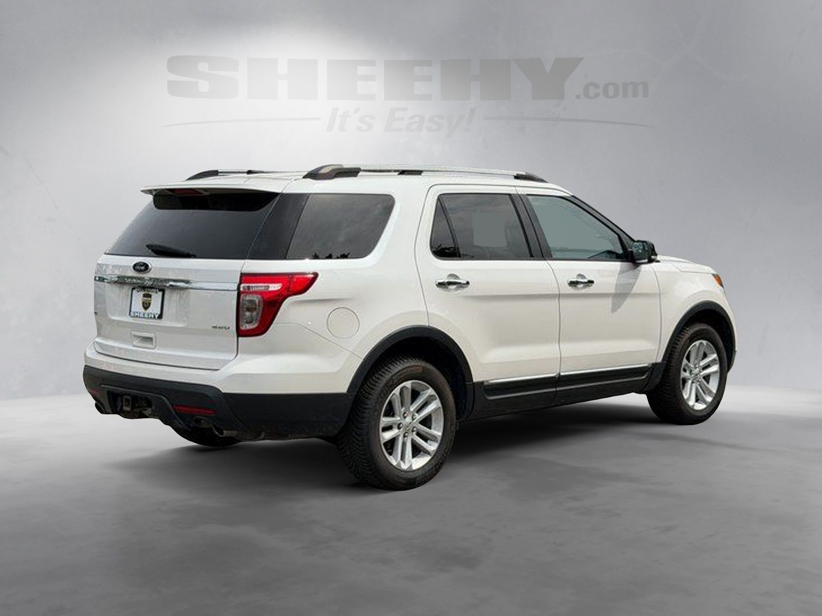 Used 2013 White Platinum Clearcoat Metallic Ford XLT image 14