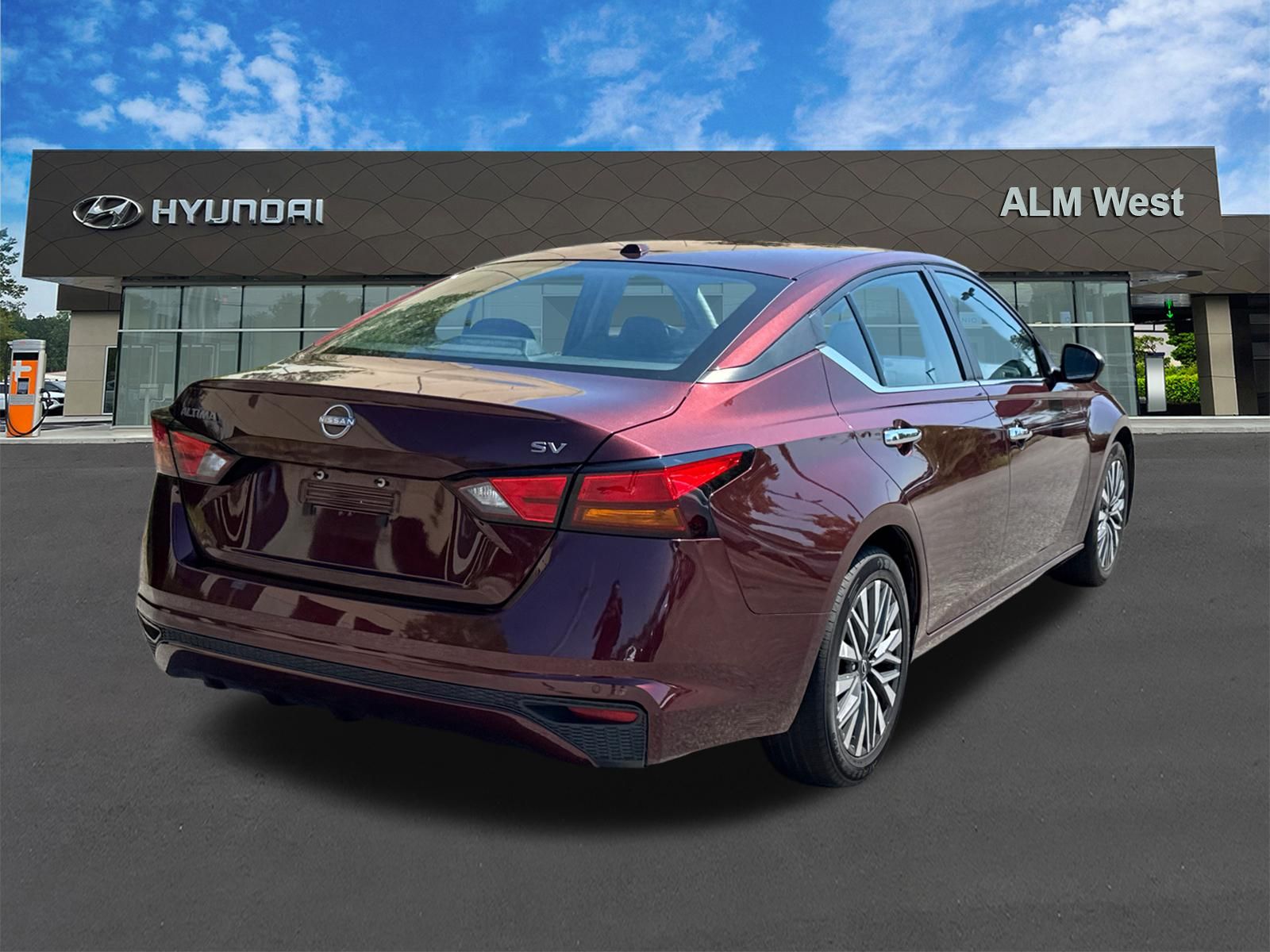 Used 2024 Red Nissan 2.5 SV image 5