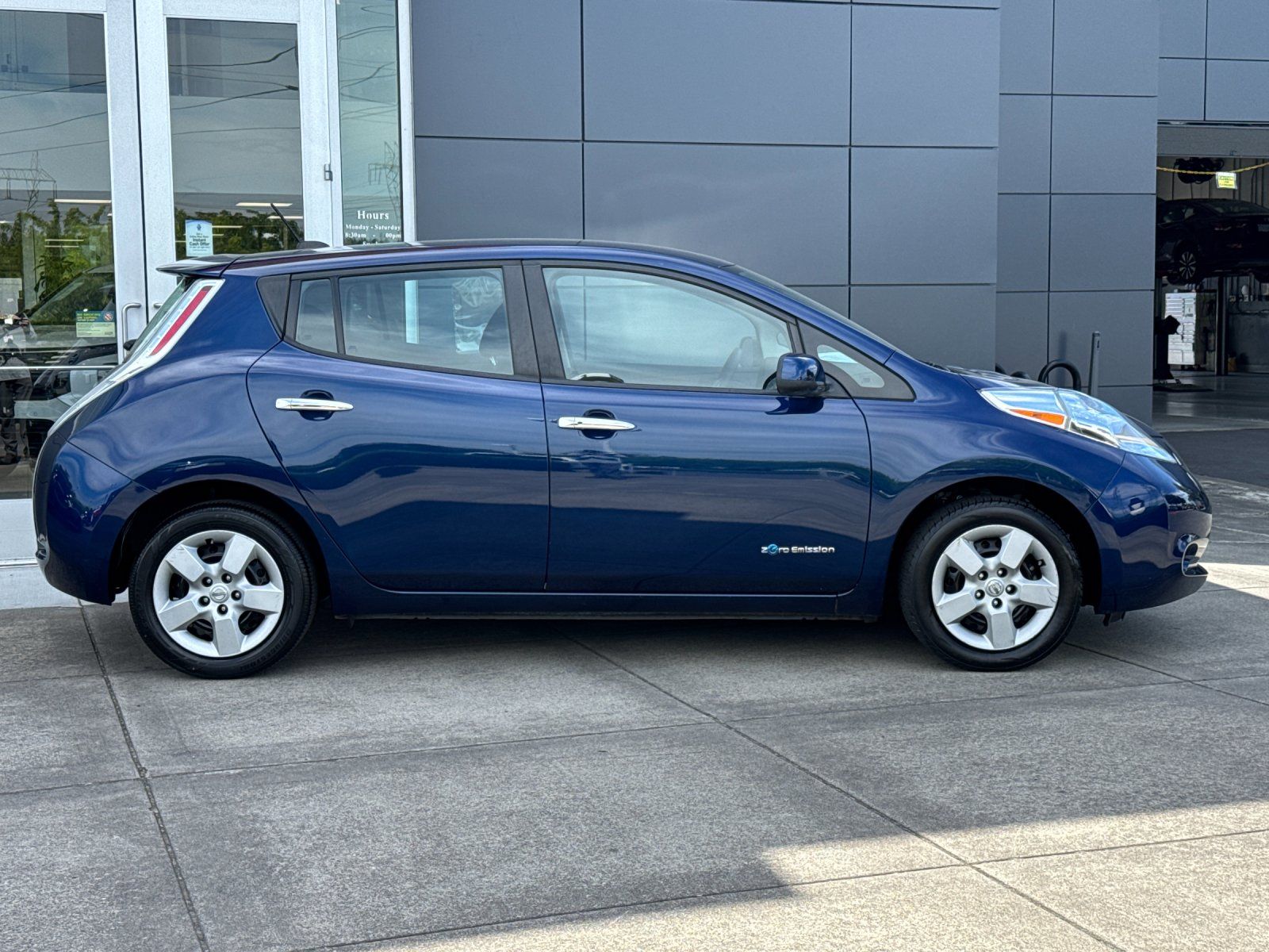 Used 2017 Nissan LEAF S with VIN 1N4BZ0CP6HC300522 for sale in Wilsonville, OR