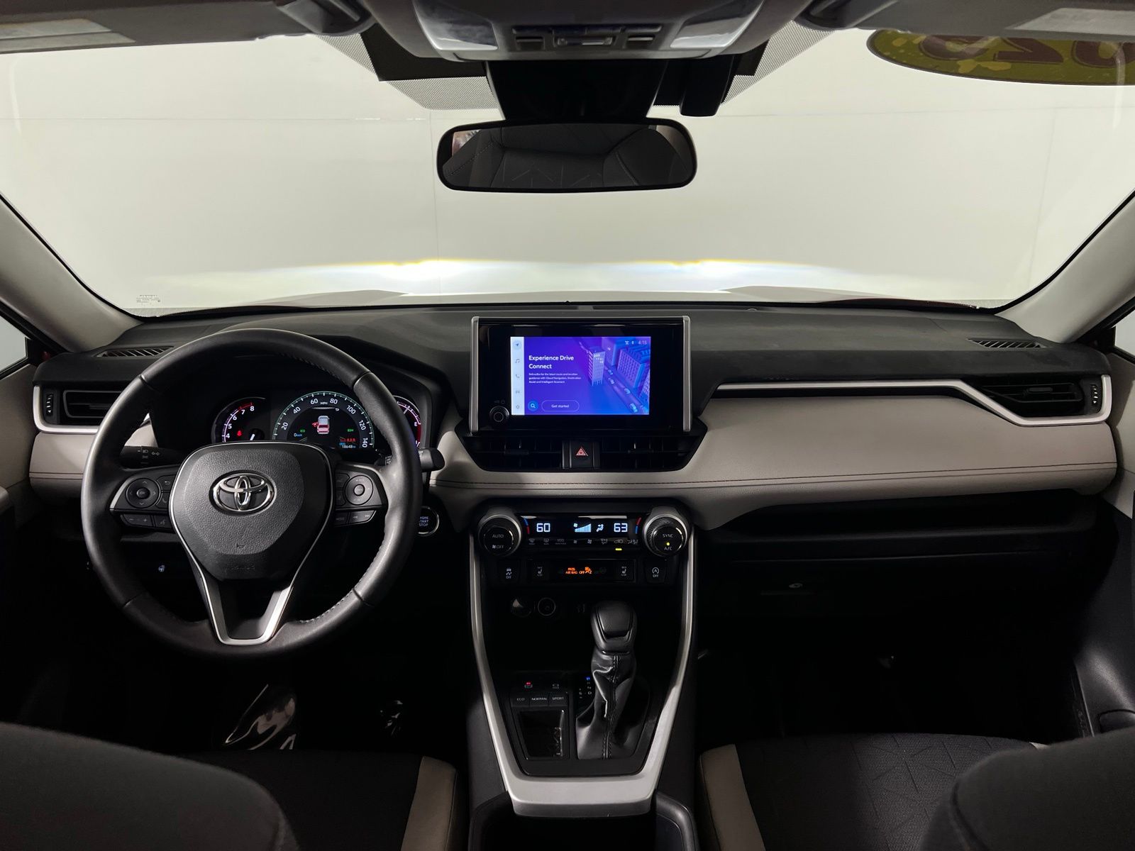 Thumbnail: 2025 Toyota RAV4 - 23