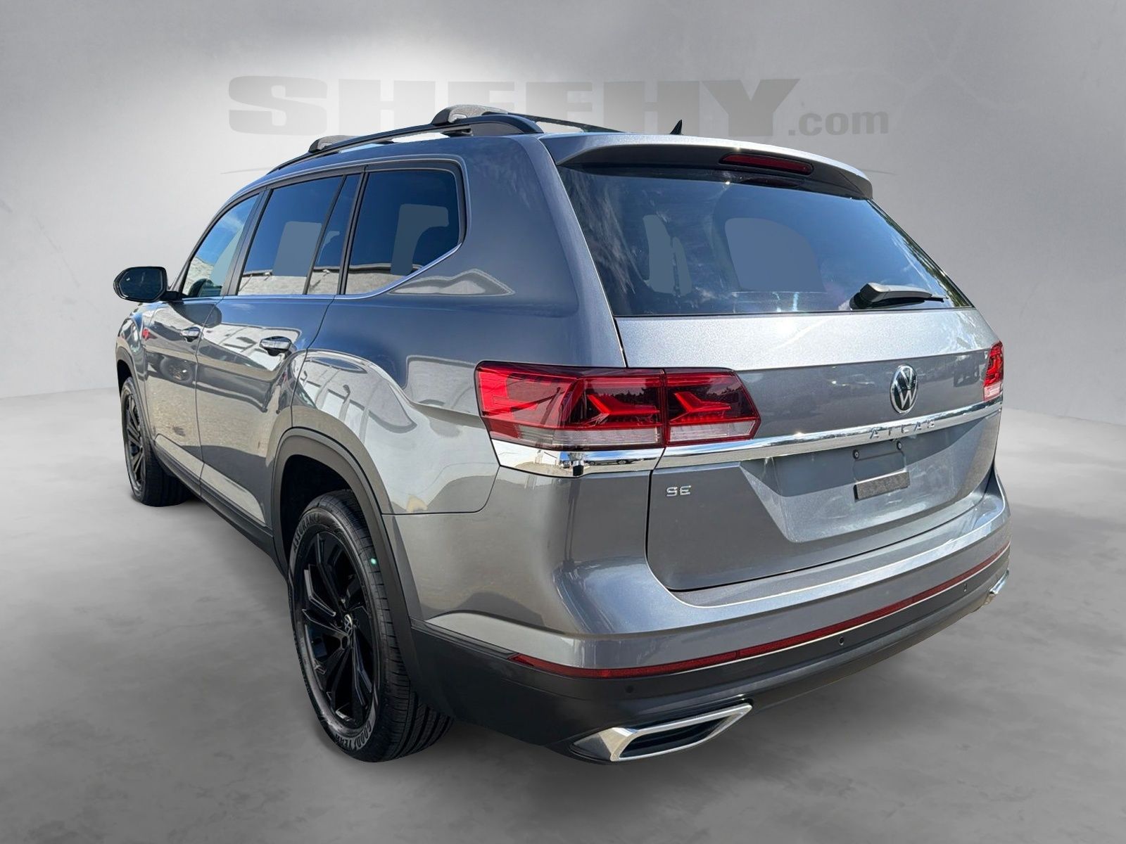Used 2023 Platinum Gray Metallic Volkswagen 2.0T SE w/Technology image 12