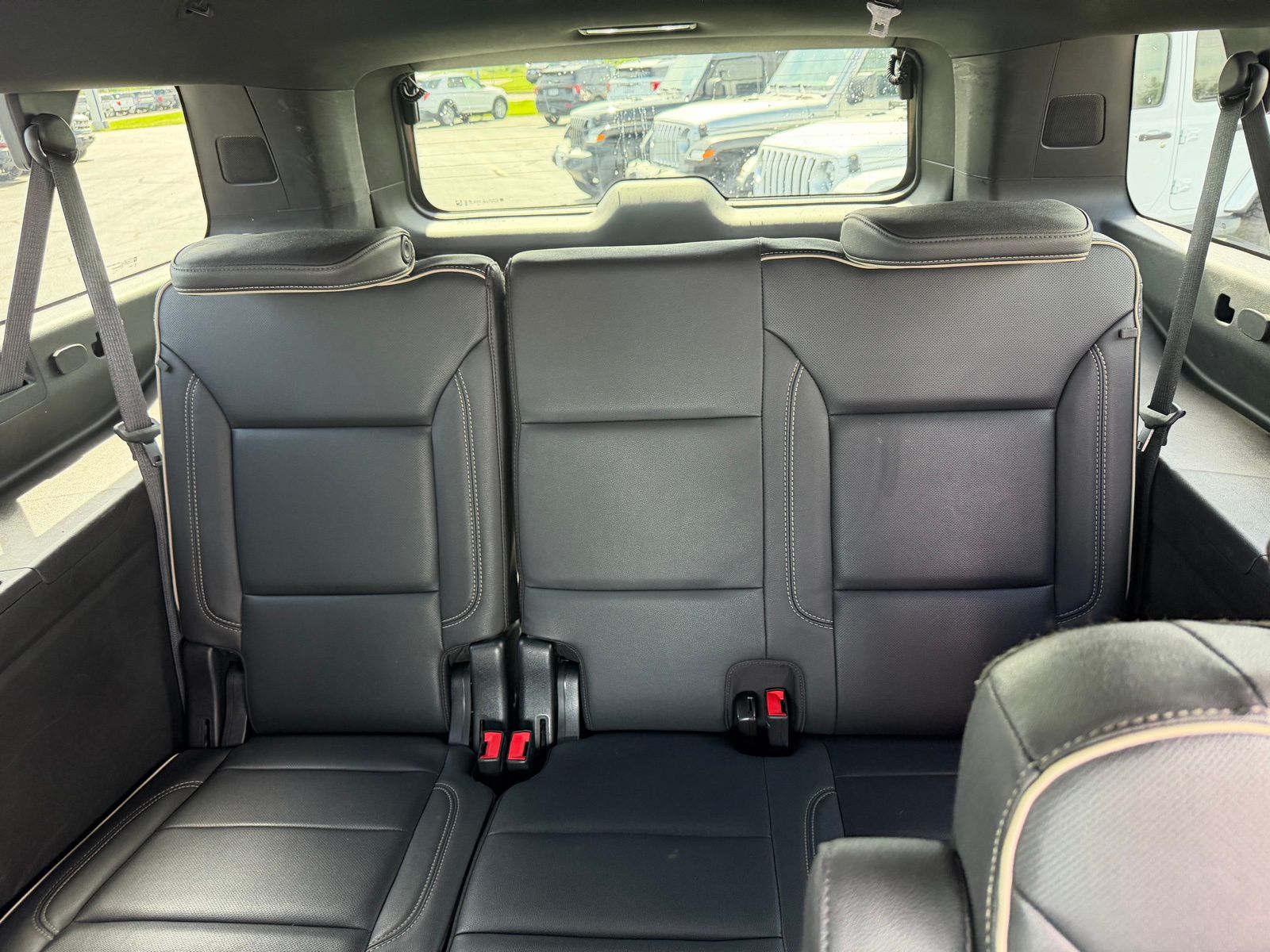 2023 Chevrolet Suburban image 16