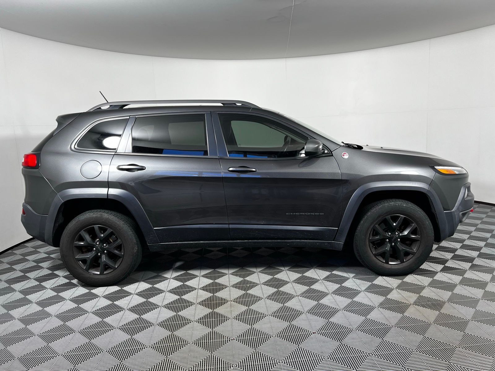 Thumbnail: 2015 Jeep Cherokee - 4