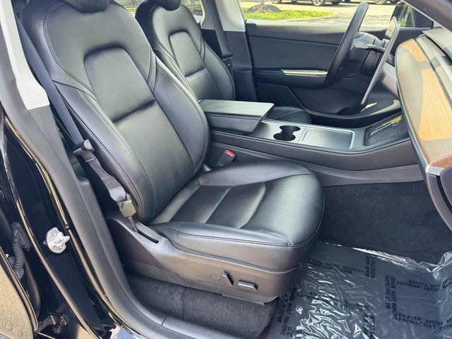 Used 2022 Black Tesla Performance image 6