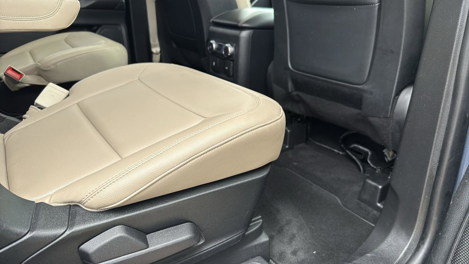 Used Car 2020 Ford Explorer  Xlt For Sale Under $25,000 In Austin, Texas