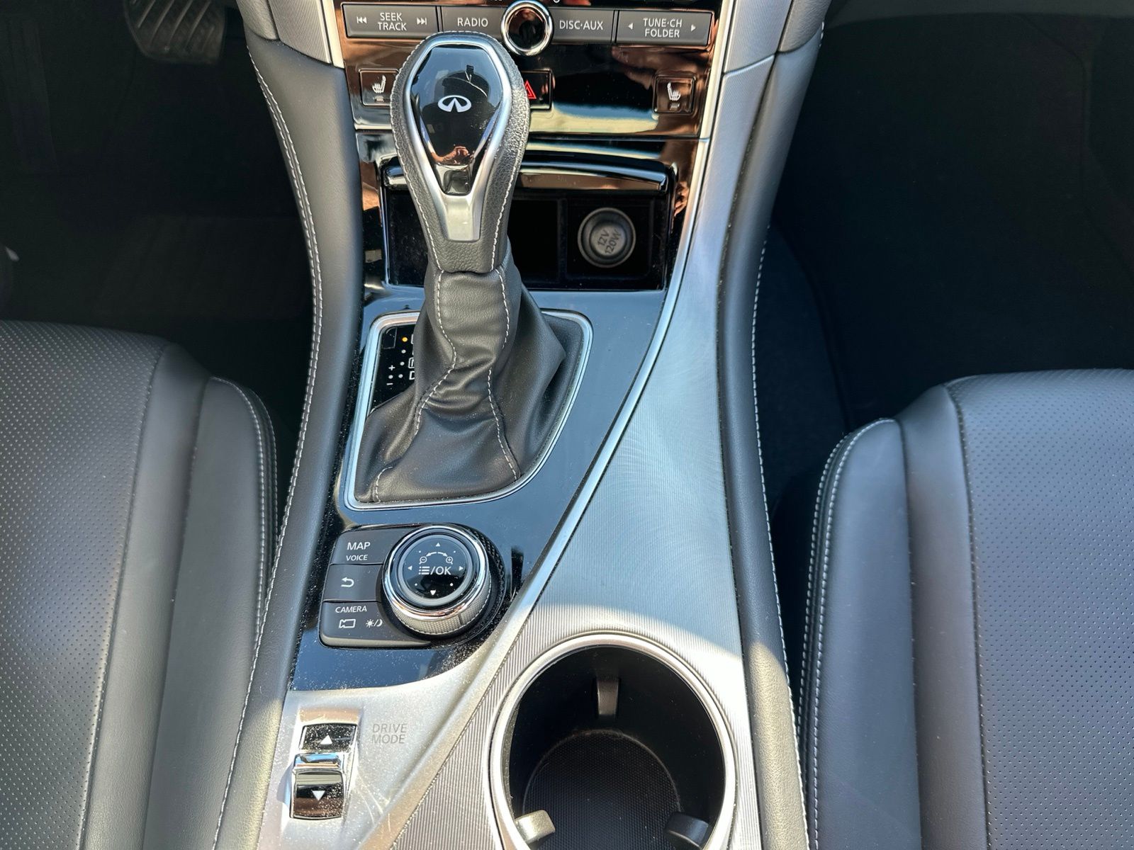 Used 2022 Black INFINITI LUXE image 23