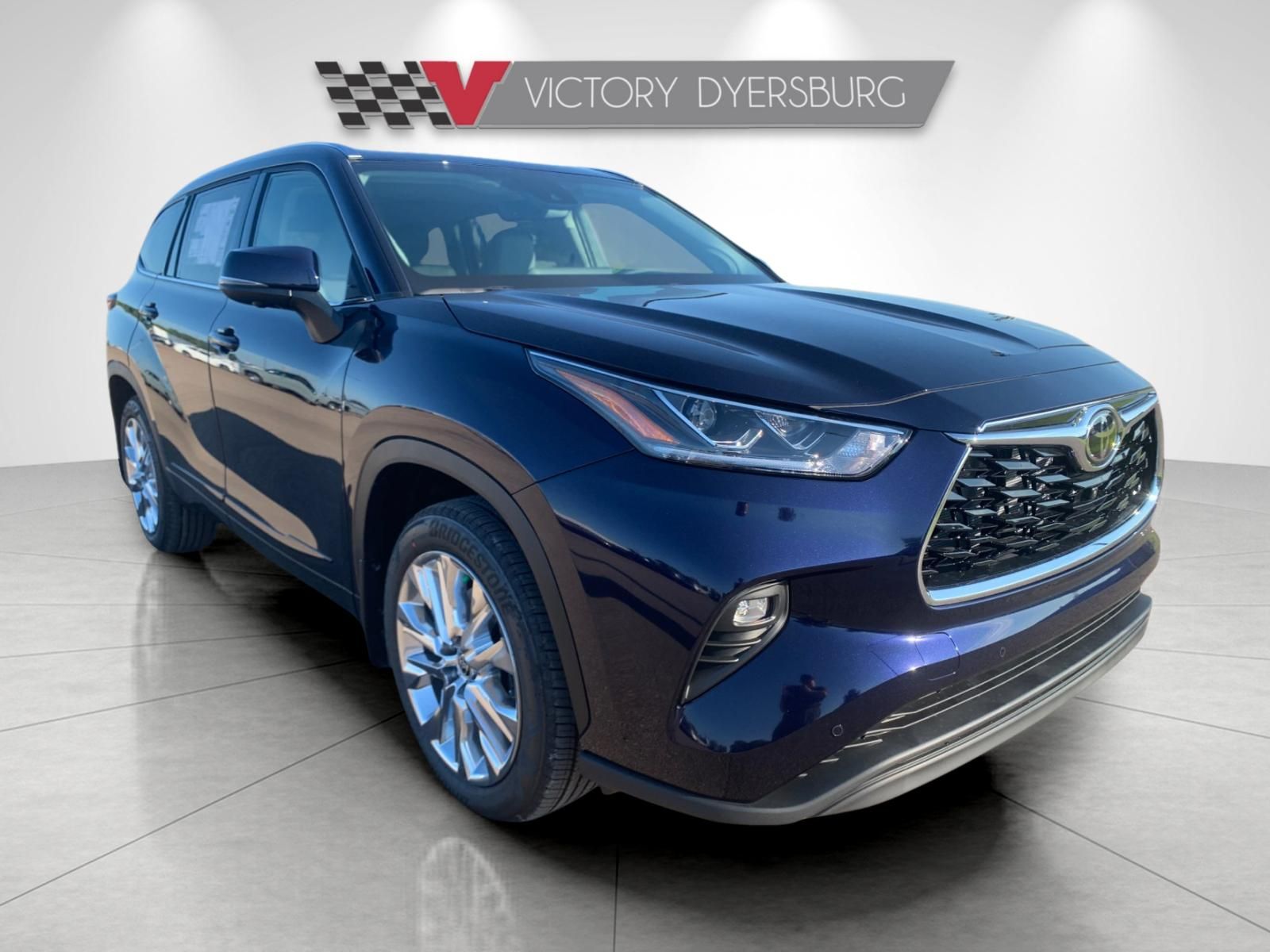 Gray 2026 Toyota Highlander SUV / Crossover All-Wheel Drive 8-Speed Automatic