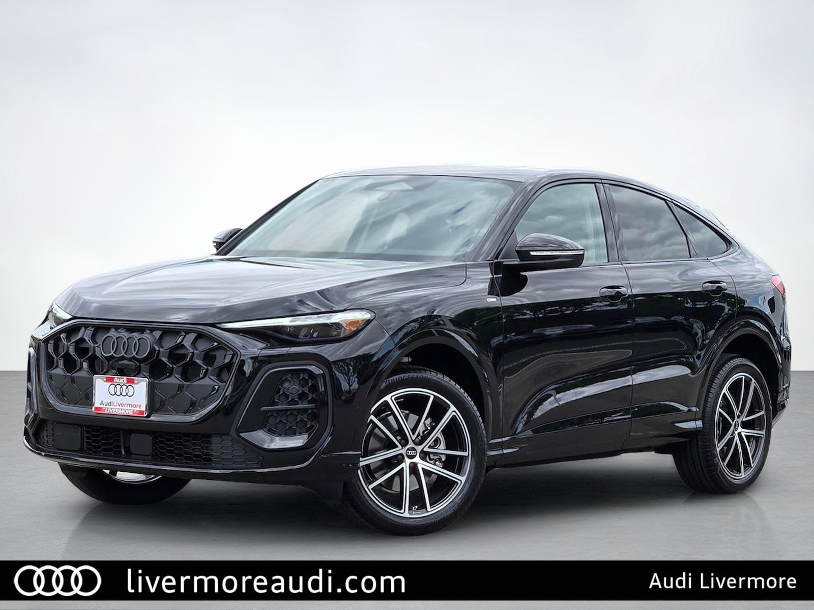 2026 Audi Q5 2.0T Premium Plus — full photo 1 of 45