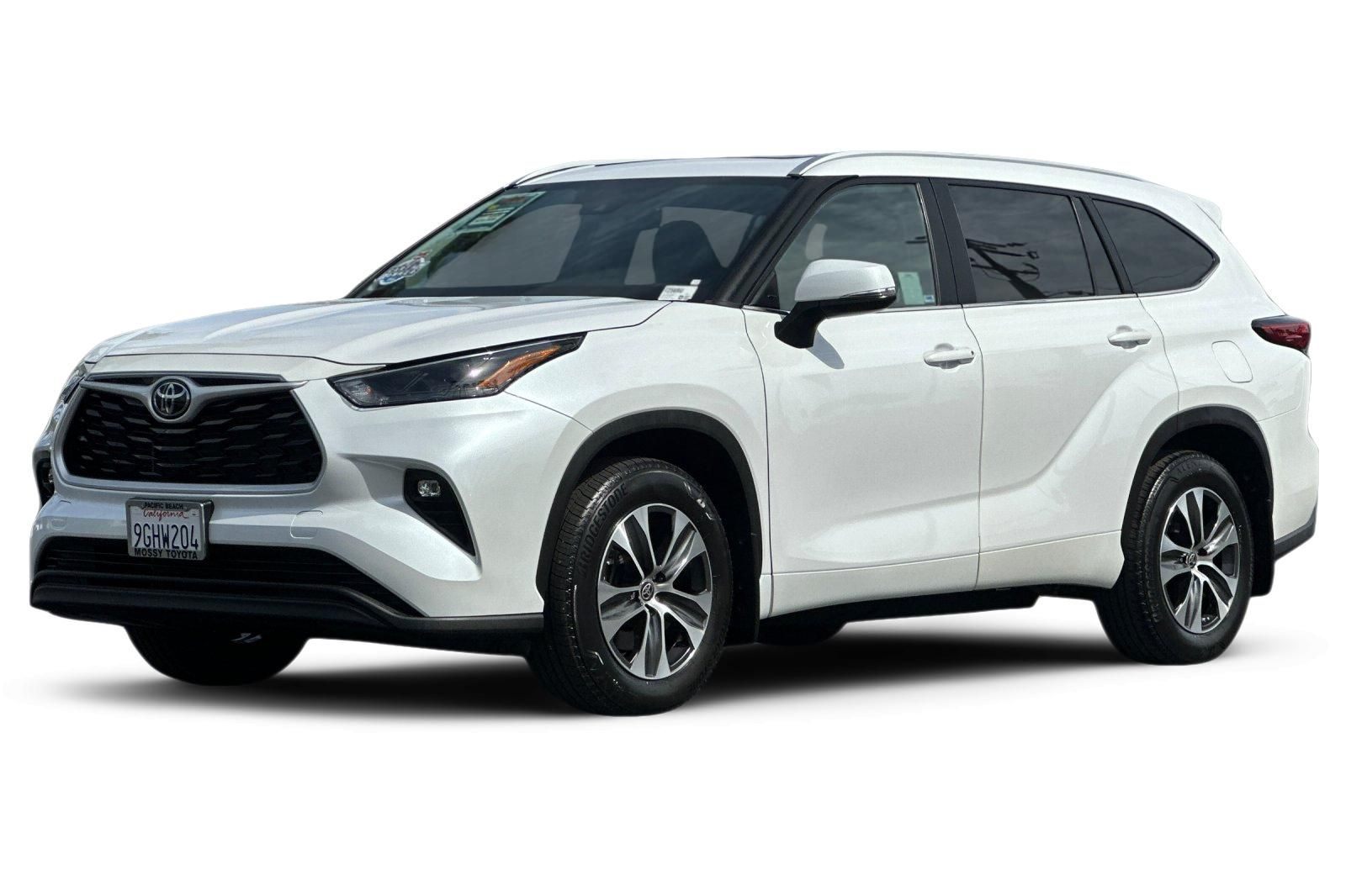 White (WIND CHILL PEARL) 2023 Toyota Highlander XLE AWD SUV / Crossover All-Wheel Drive 8-Speed Automatic