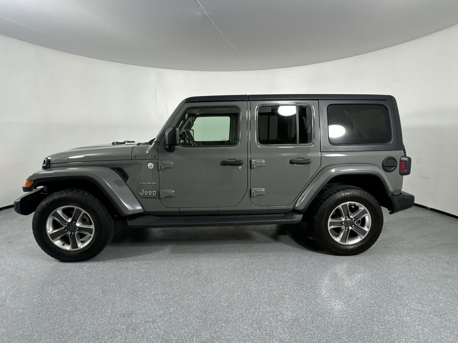 2021 Jeep Wrangler Unlimited Sahara 30