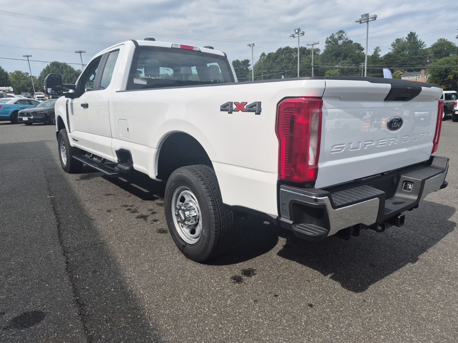 New 2026 Oxford White Ford XL image 16