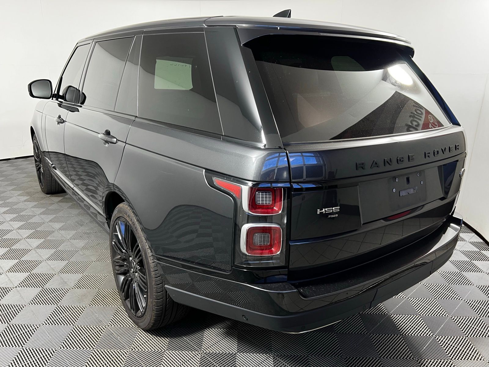 Thumbnail: 2021 Land Rover Range Rover - 7