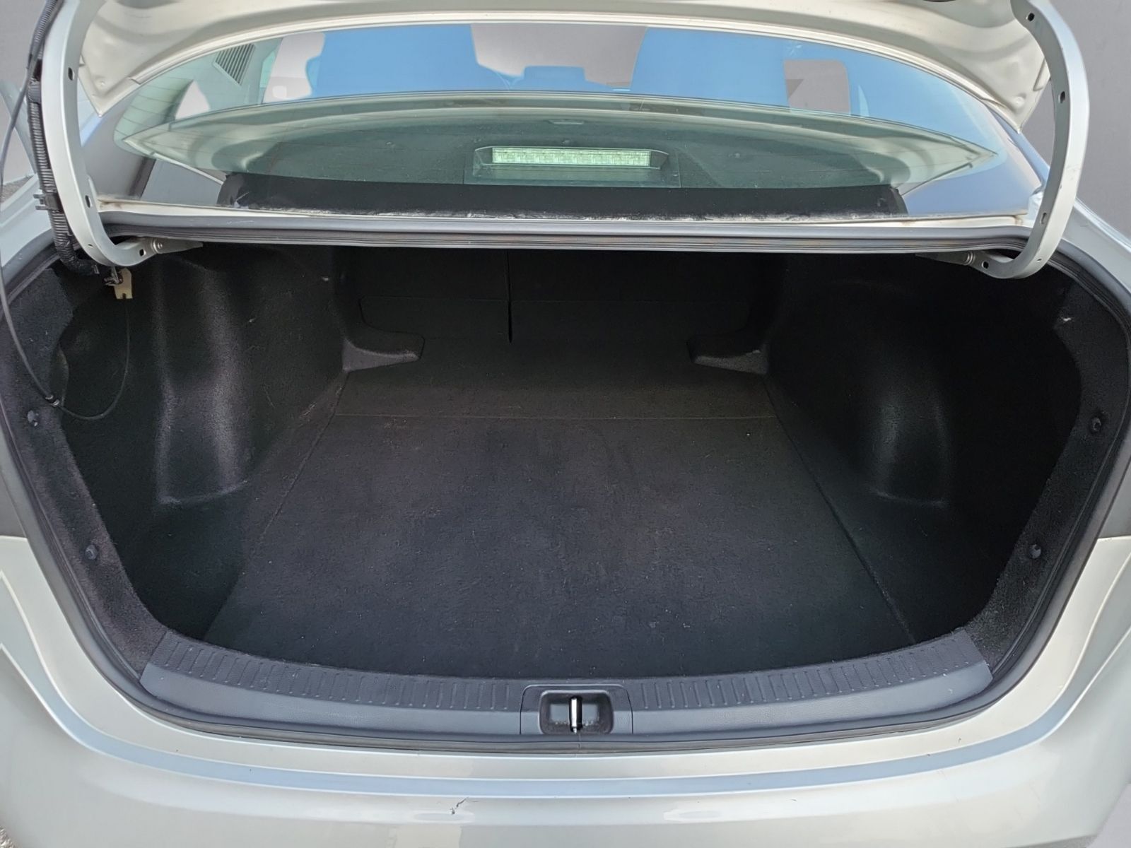 Used 2023 Silver Toyota LE image 30