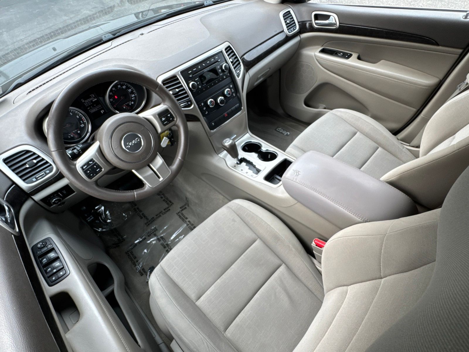 Used 2012 Brilliant Black Crystal Pearlcoat Jeep Laredo image 30