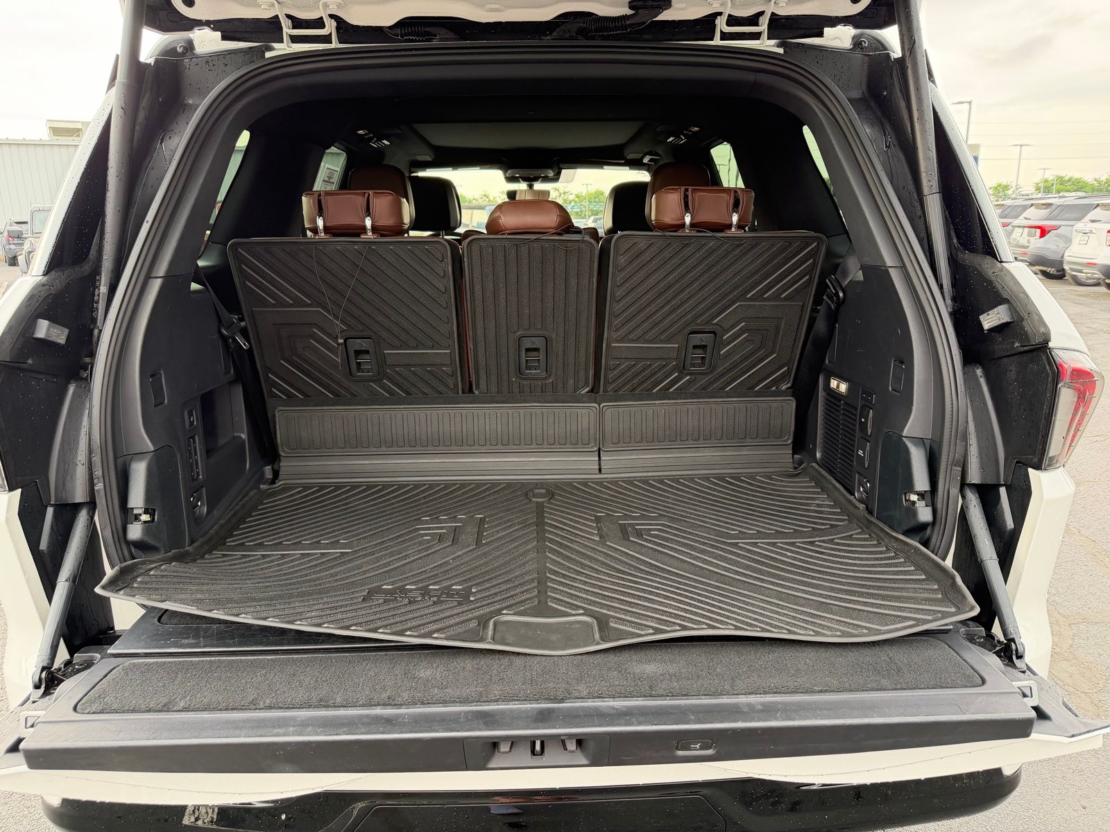 2025 Lincoln Navigator image 12