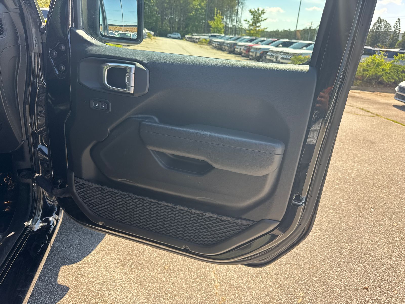 Used 2025 Black Jeep Sport S image 14