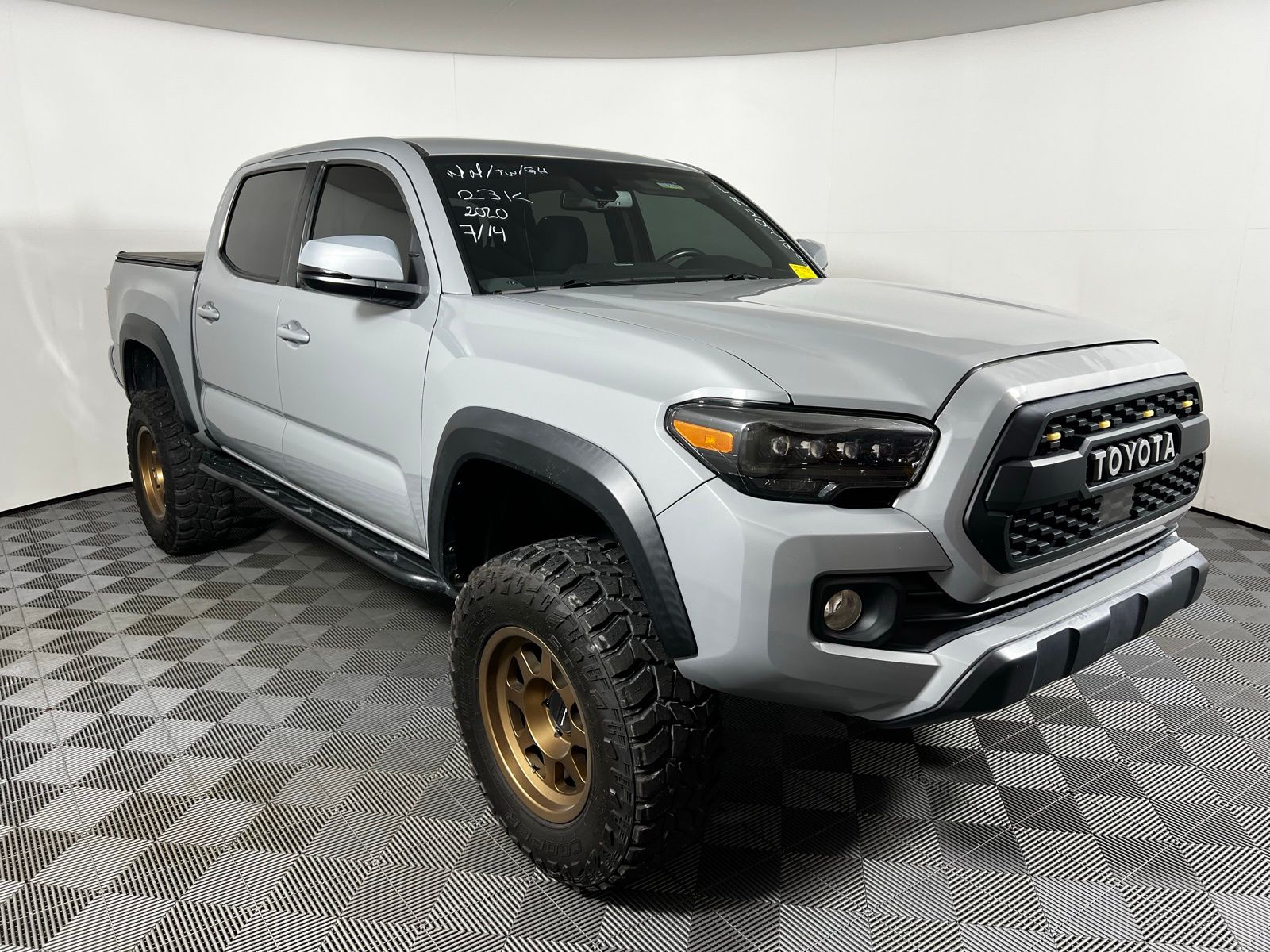 Thumbnail: 2020 Toyota Tacoma - 3