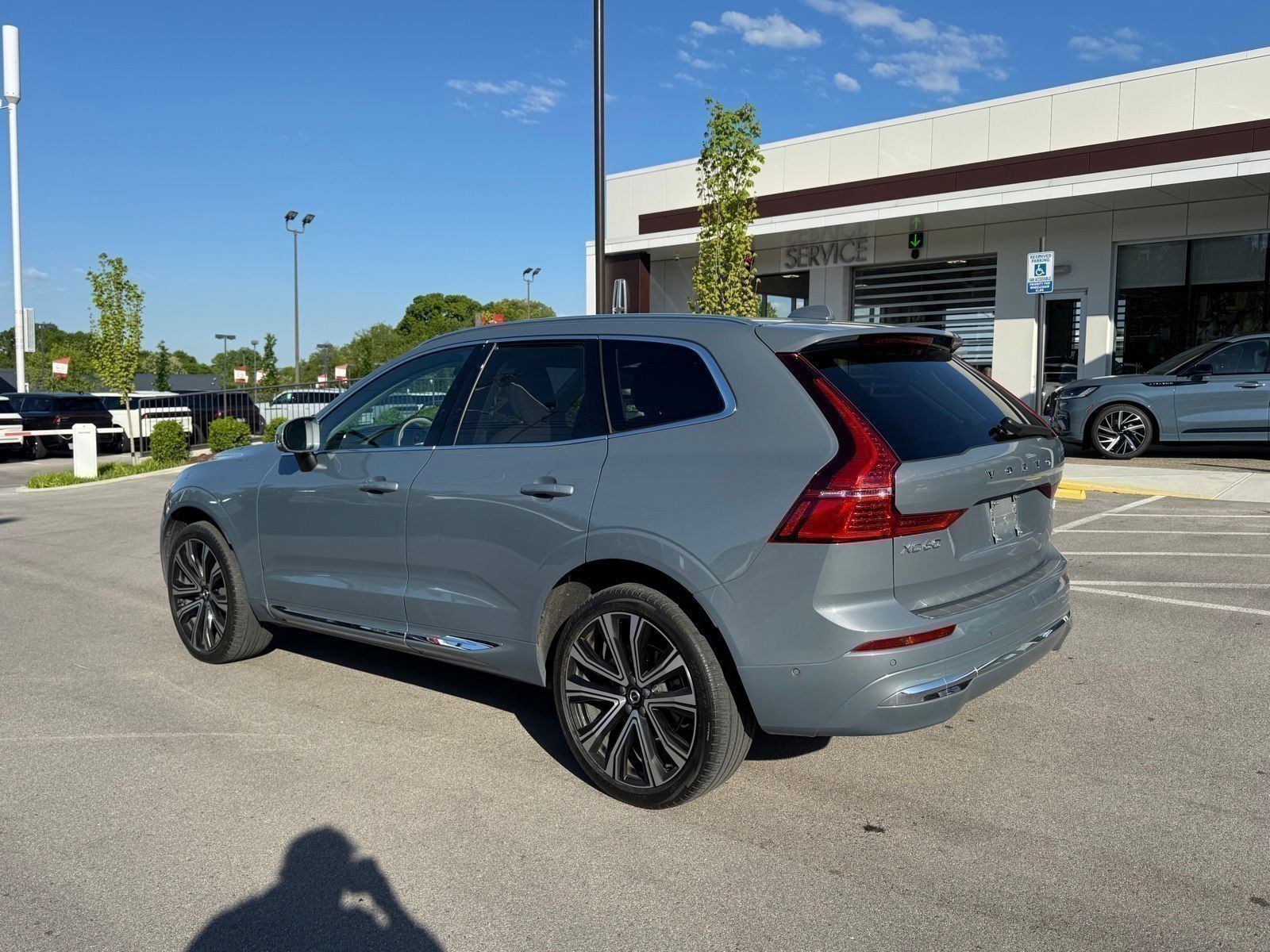 View vehicle photo 5