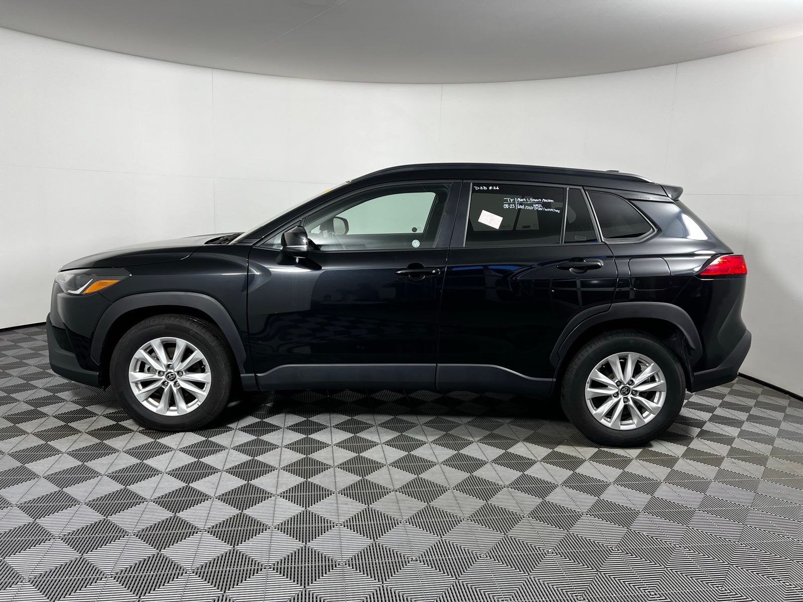 Thumbnail: 2024 Toyota Corolla Cross - 8