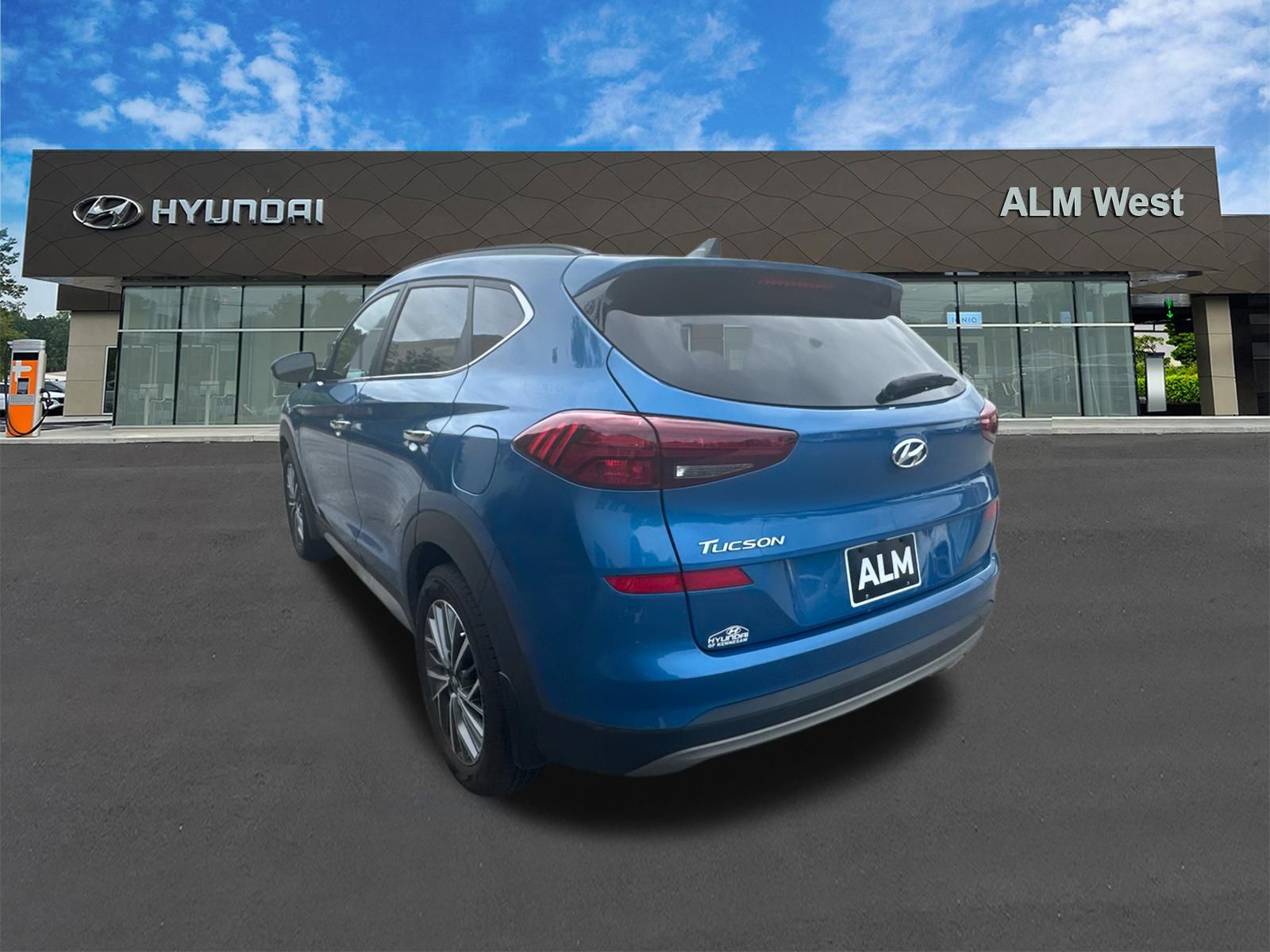 View vehicle photo 7