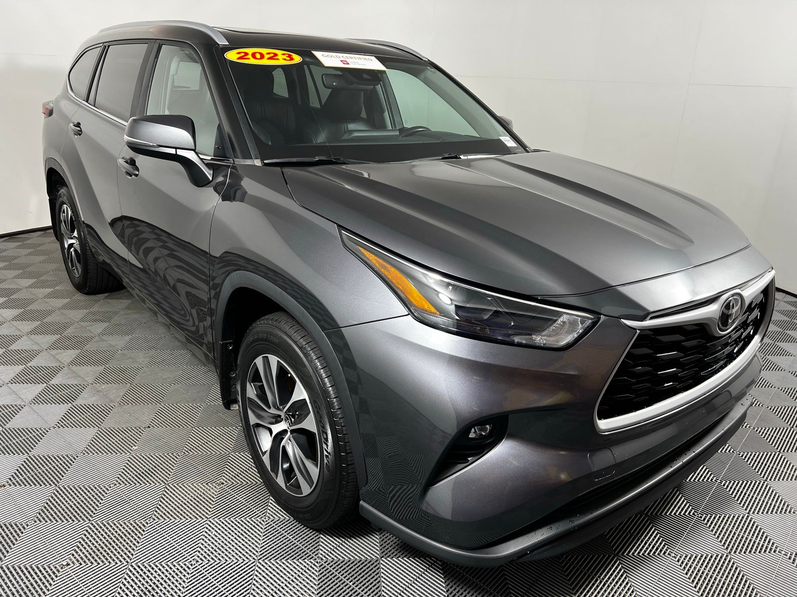 Thumbnail: 2023 Toyota Highlander - 3