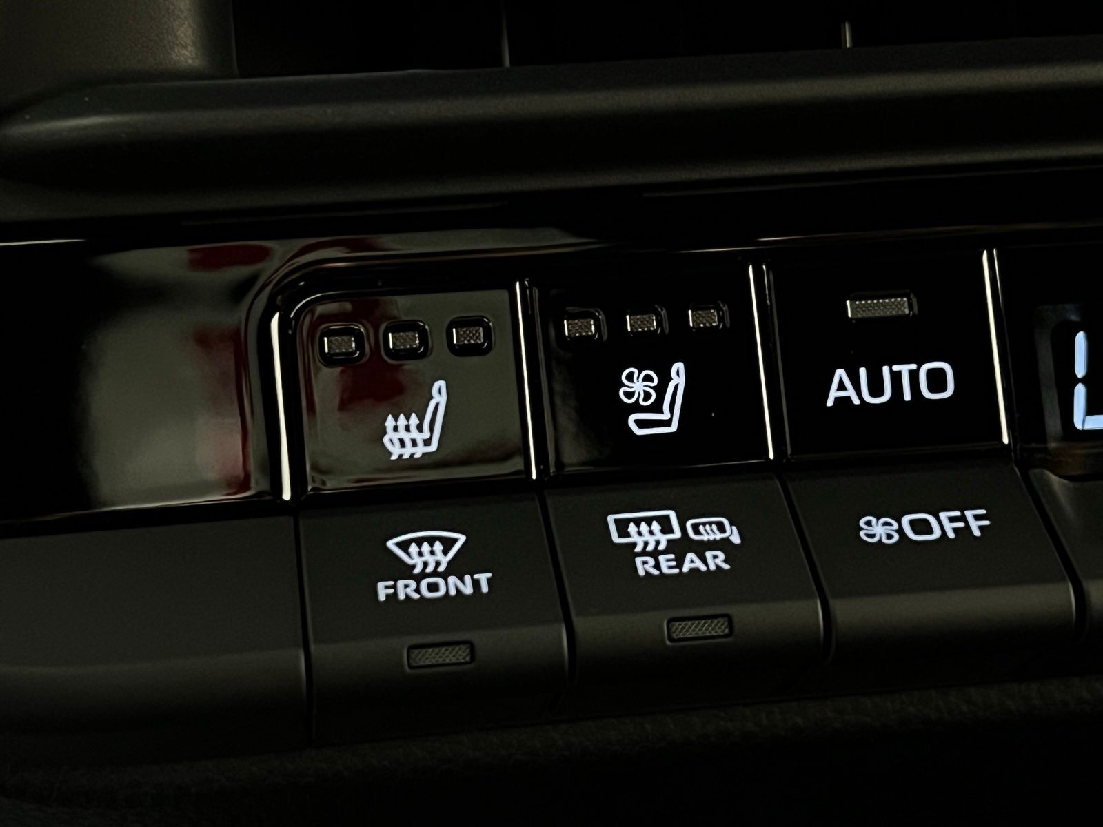 Thumbnail: 2026 Toyota Crown Signia - 19