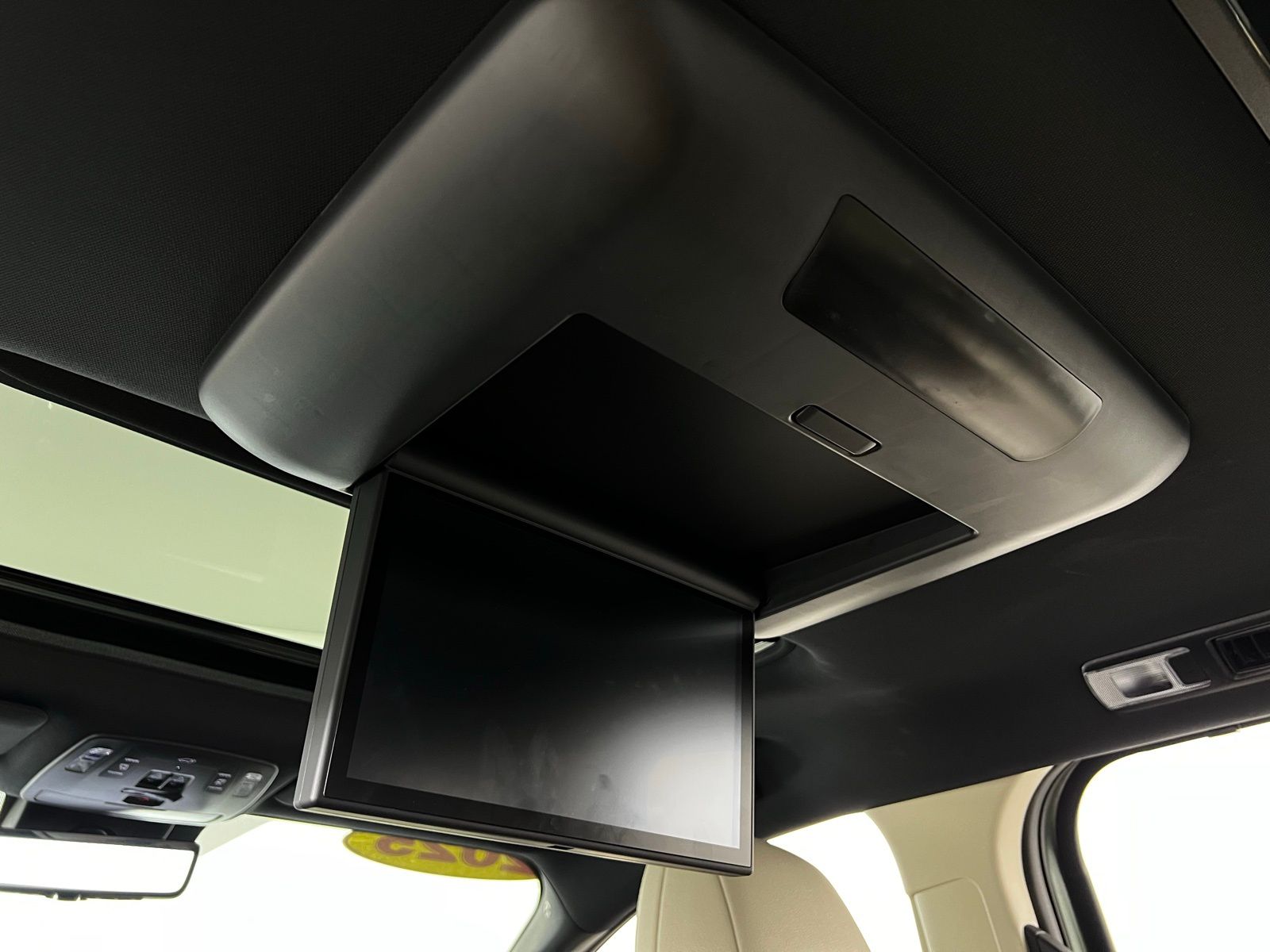 Thumbnail: 2025 Toyota Sienna - 28