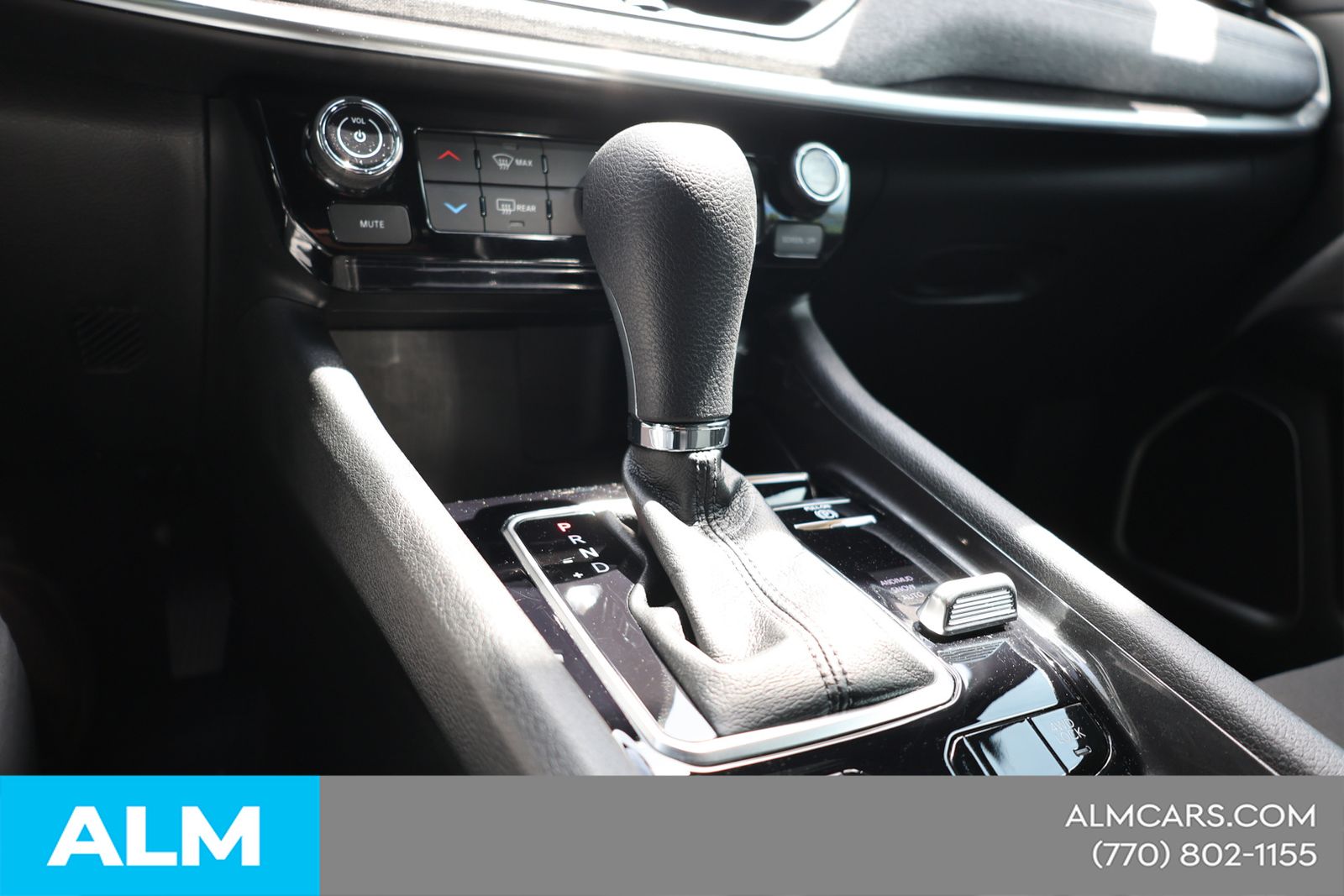 Used 2024  Jeep Sport image 36