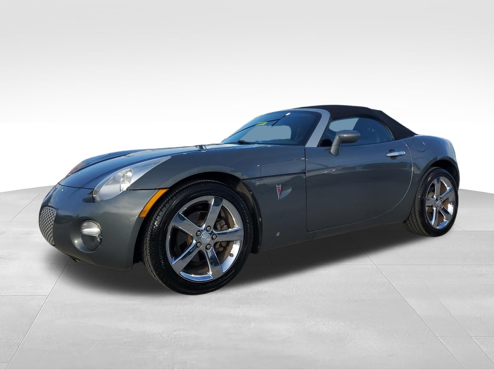 Sly (Dark Steel Gray Metallic) 2008 Pontiac Solstice Convertible Rear-Wheel Drive 5-Speed Automatic