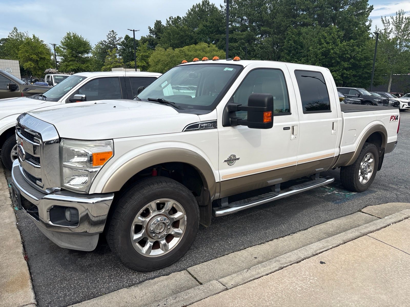 Used 2013  Ford Lariat image 3