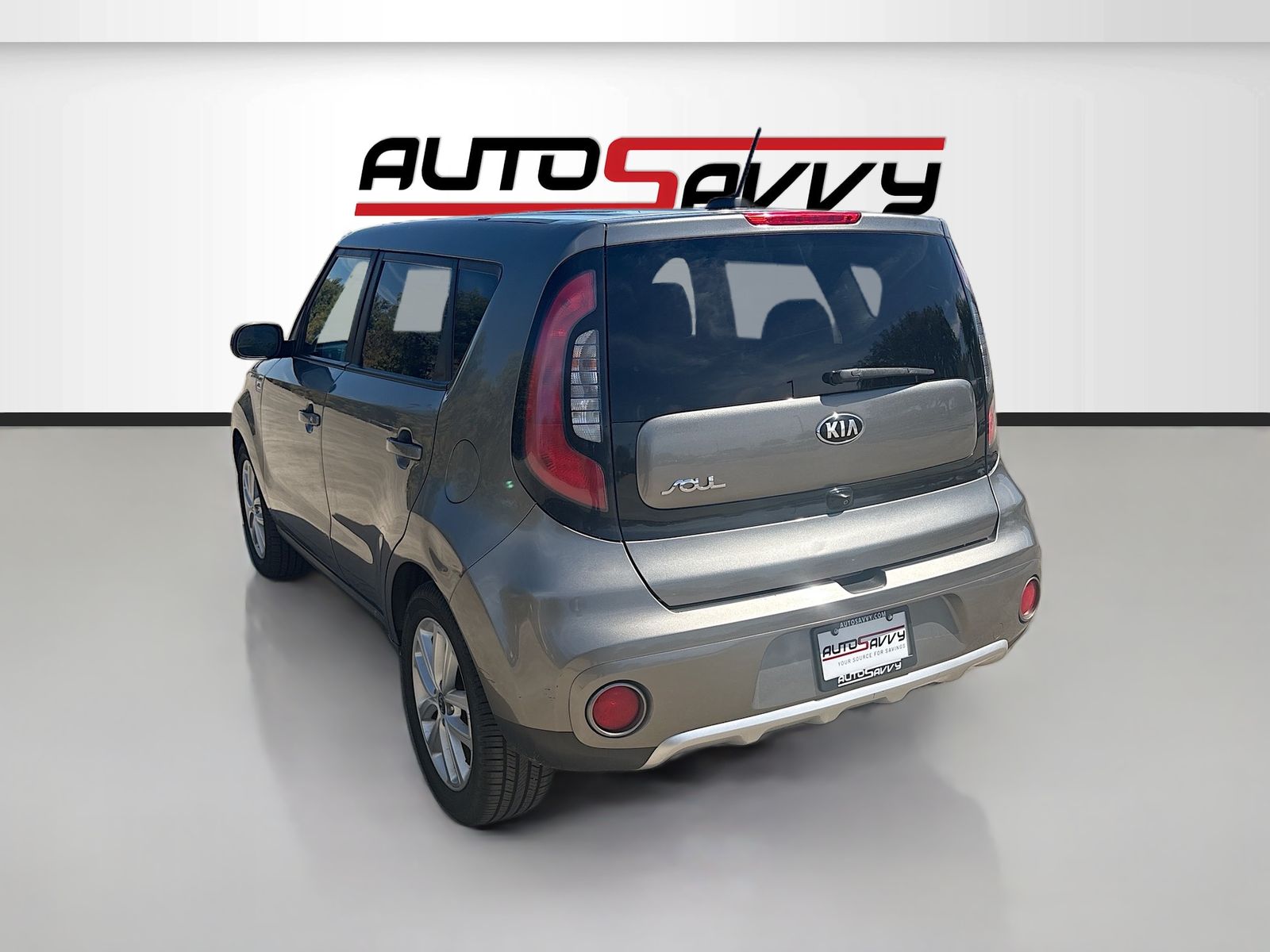 Used 2018 Gray Kia Plus image 5
