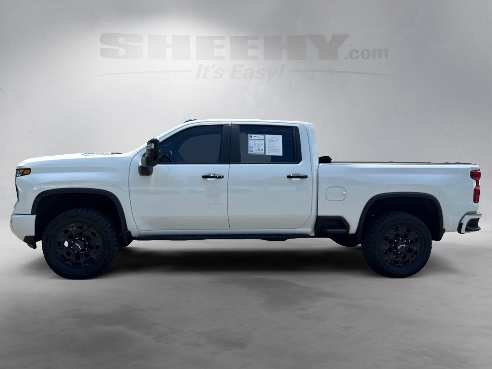 Used 2024 Summit White Chevrolet LT image 14
